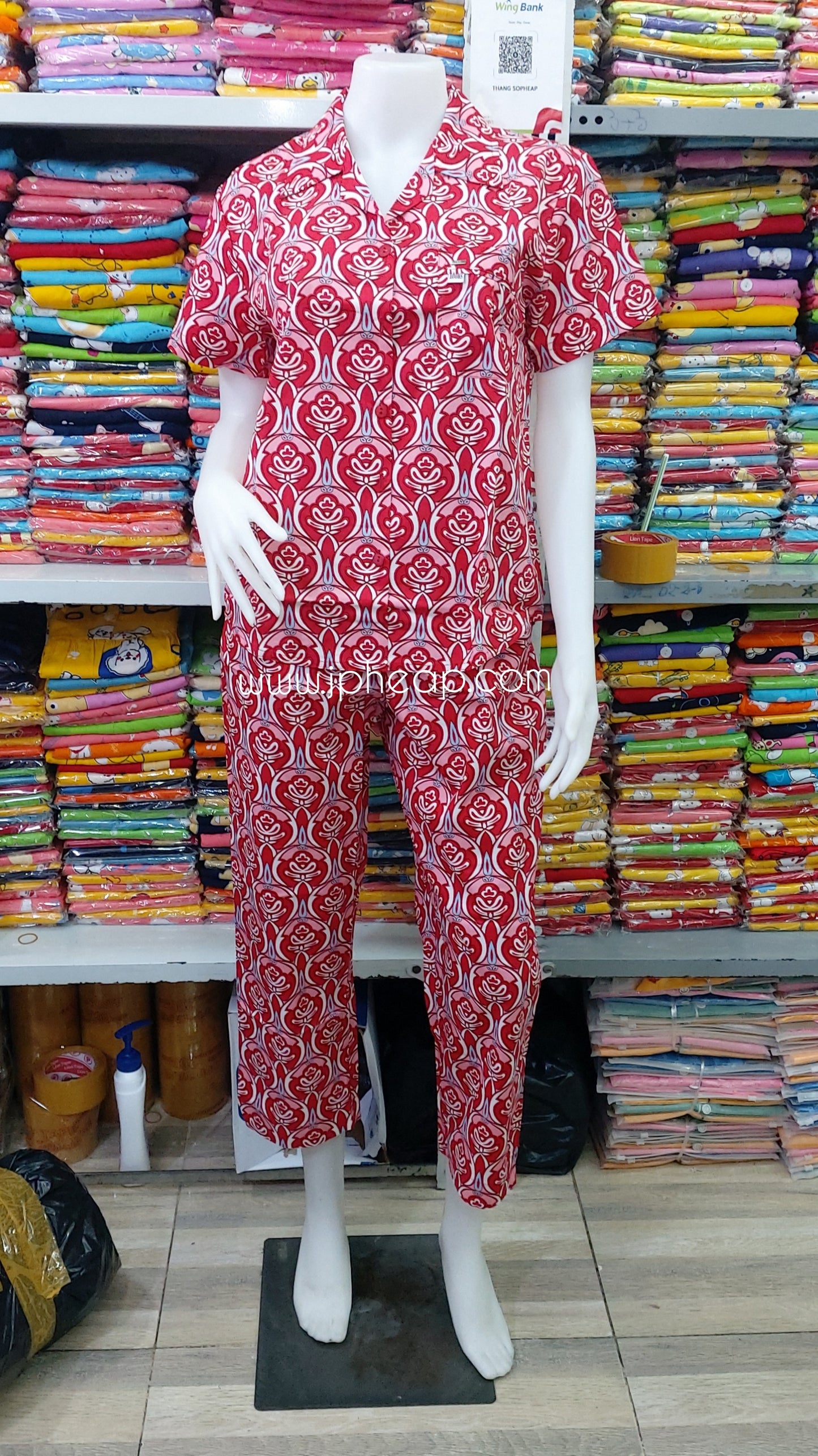 ឈុត LOOKSWOMEN សាច់រឹង