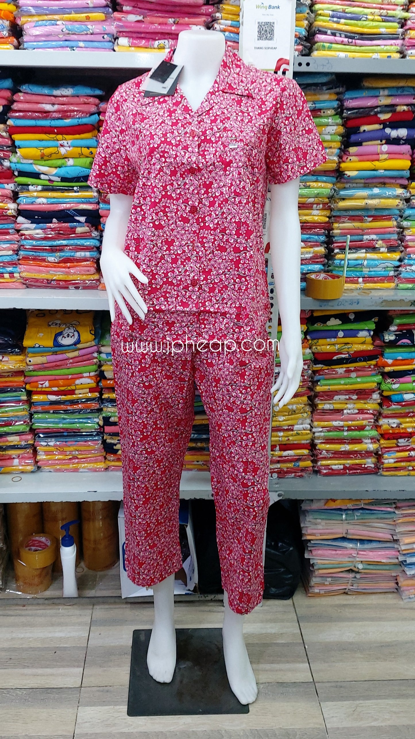 ឈុត LOOKSWOMEN សាច់រឹង