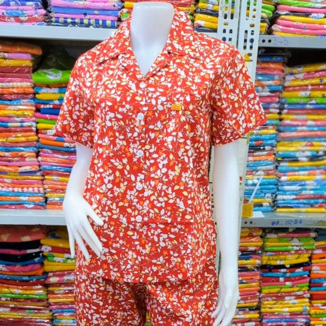 ឈុតផ្កា ធីតា ដៃខ្លី ជើងត្រការ