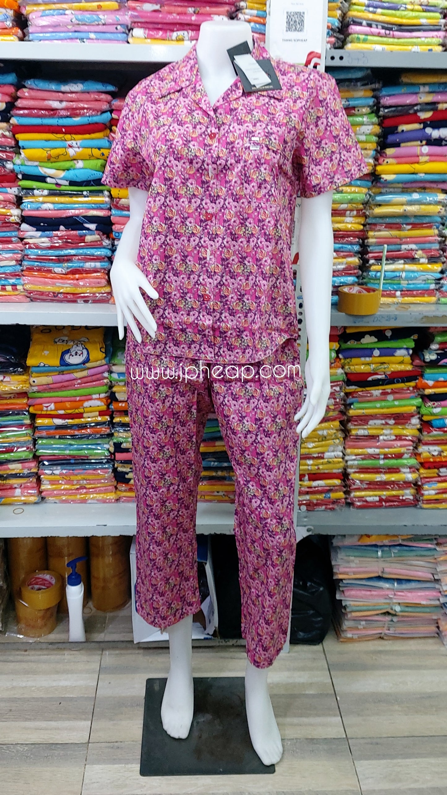 ឈុត LOOKSWOMEN សាច់រឹង