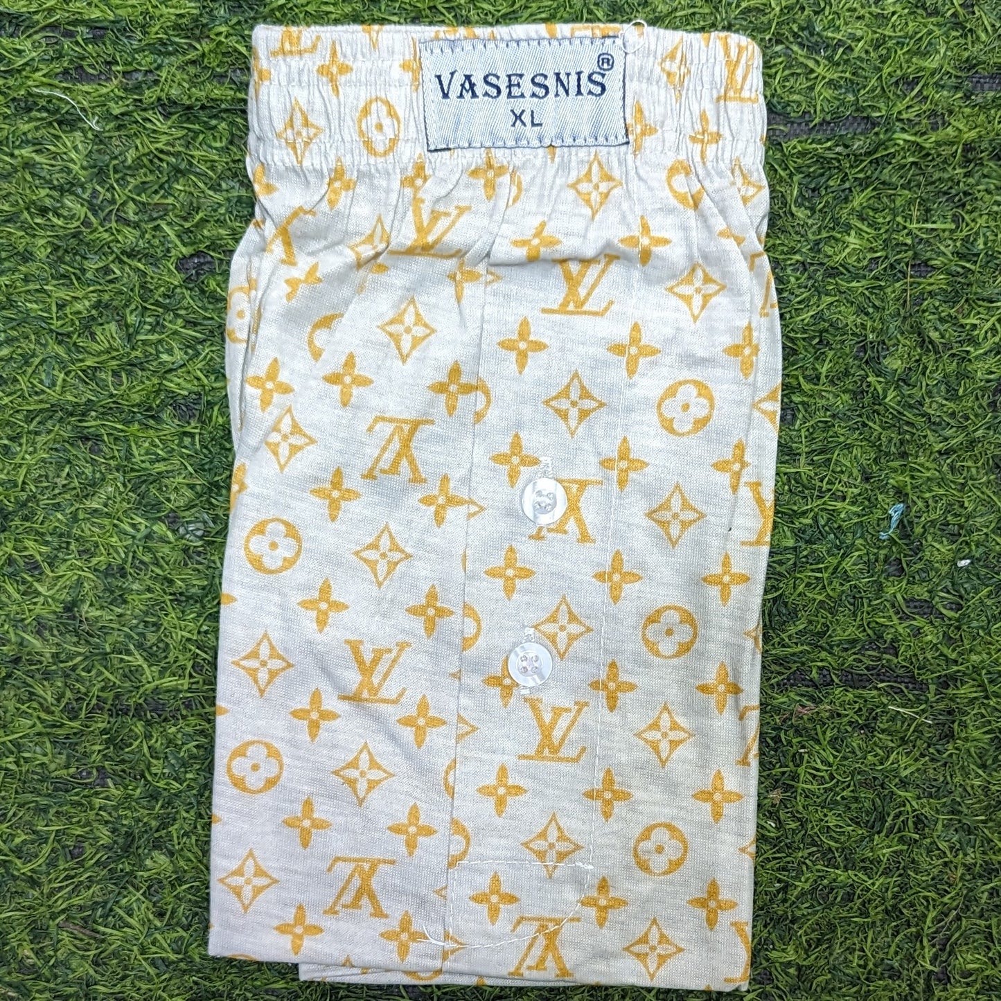 ខោខ្លីក្នុង បុរស មួយដុំមាន ១២ខោខ្លី