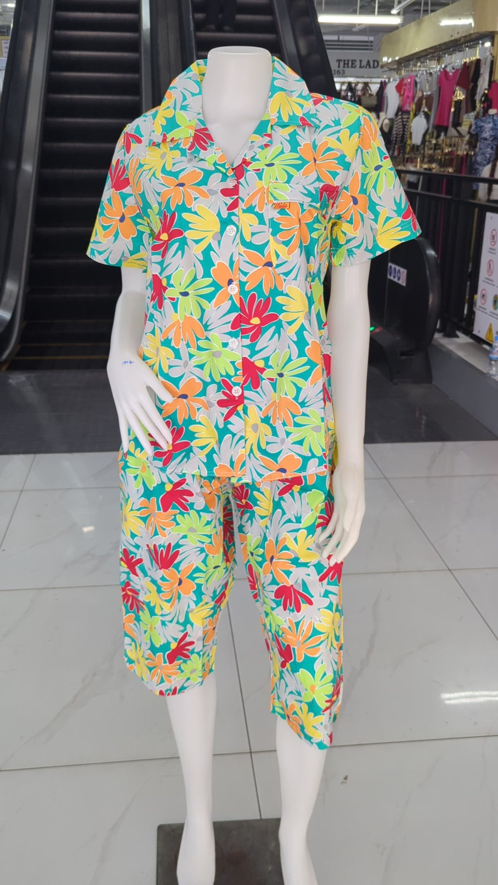 ឈុតផ្កា ធីតា ដៃខ្លី ជើងទ្រការ