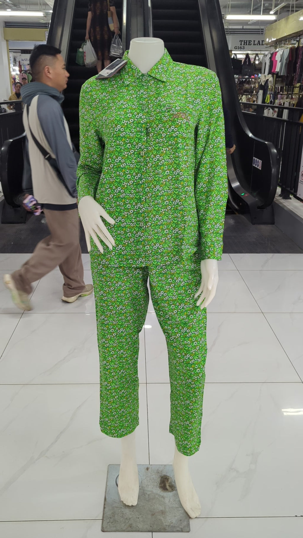 ឈុតឡុក សាច់ទន់ ដៃវែង ជើងវែង