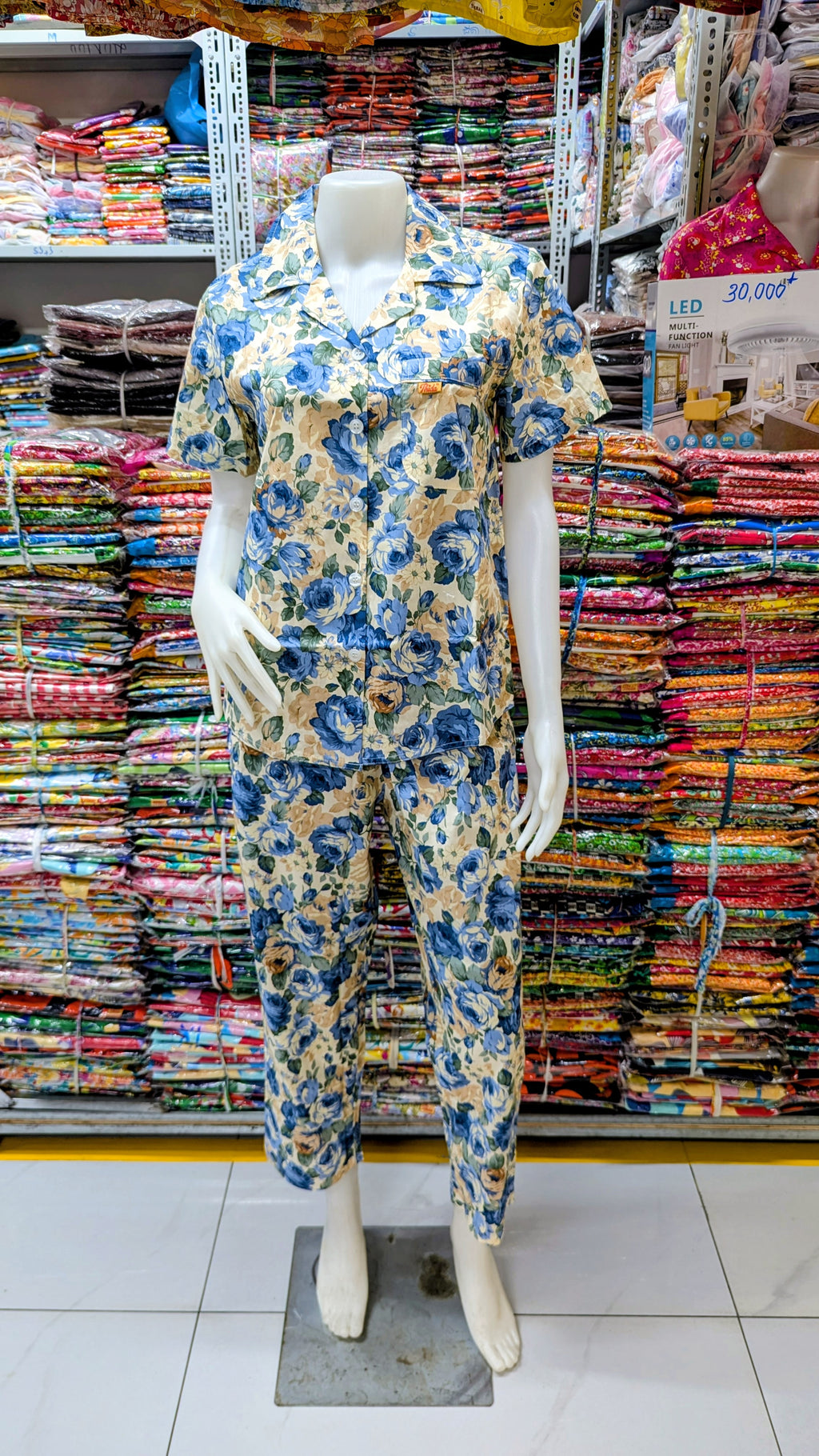 ឈុតផ្កា ធីតា ដៃខ្លី ជើងវែង