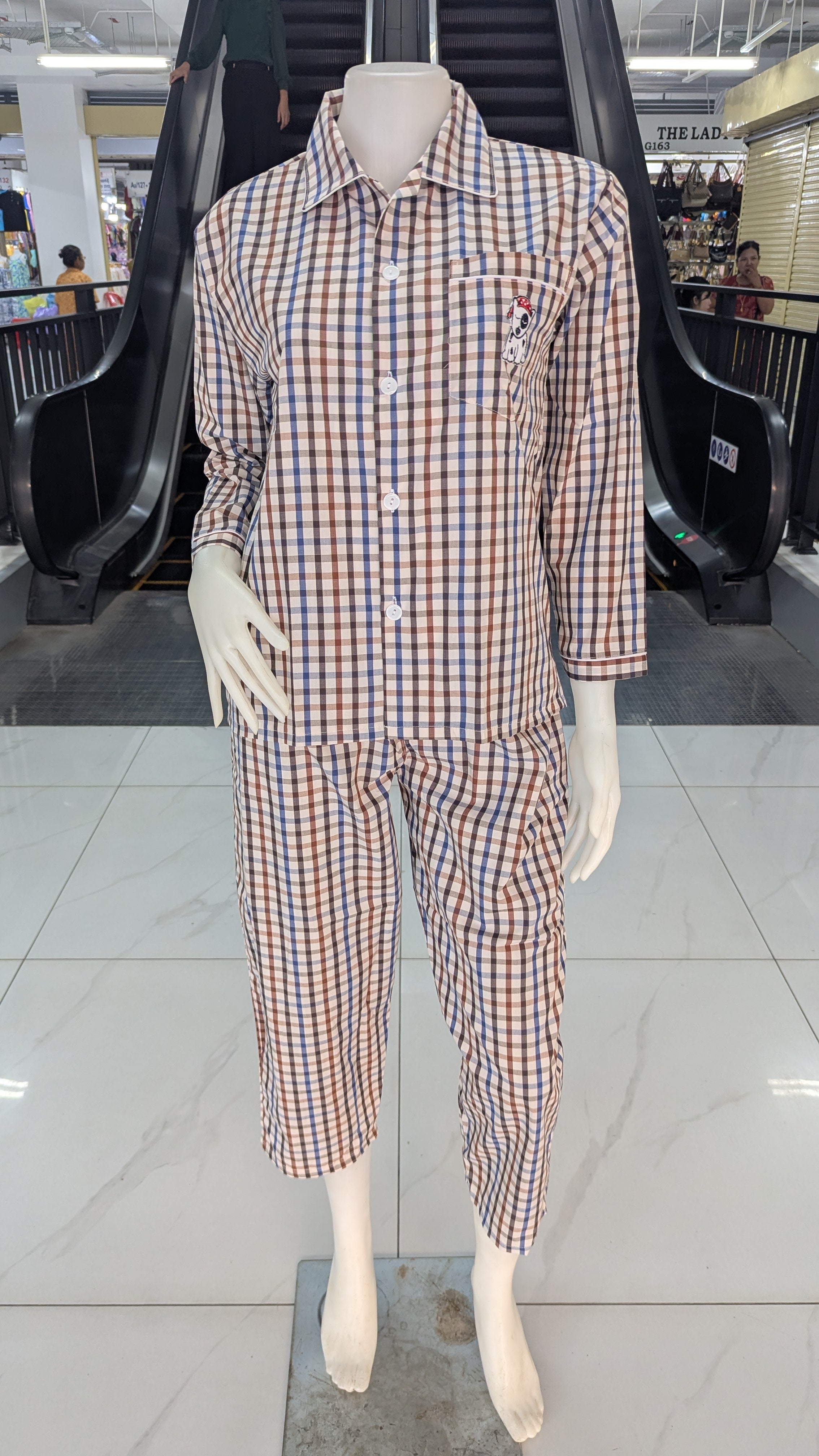 ឈុតការ៉ូ ប្រុស-ស្រី