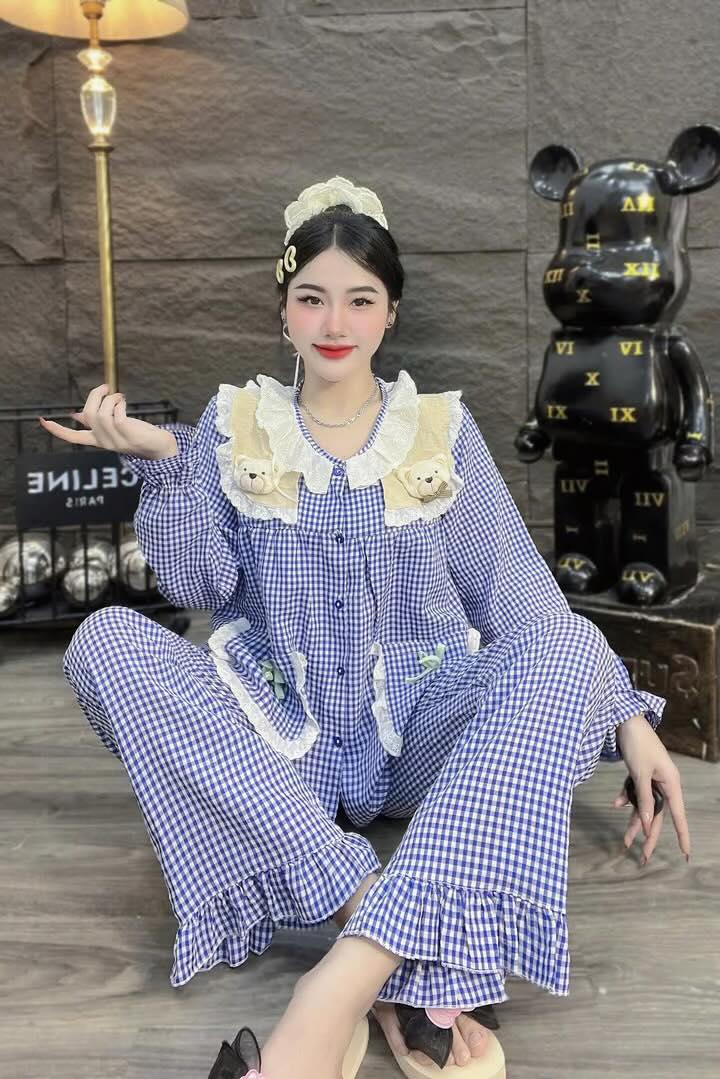 ឈុតការ៉ូឡេនីន