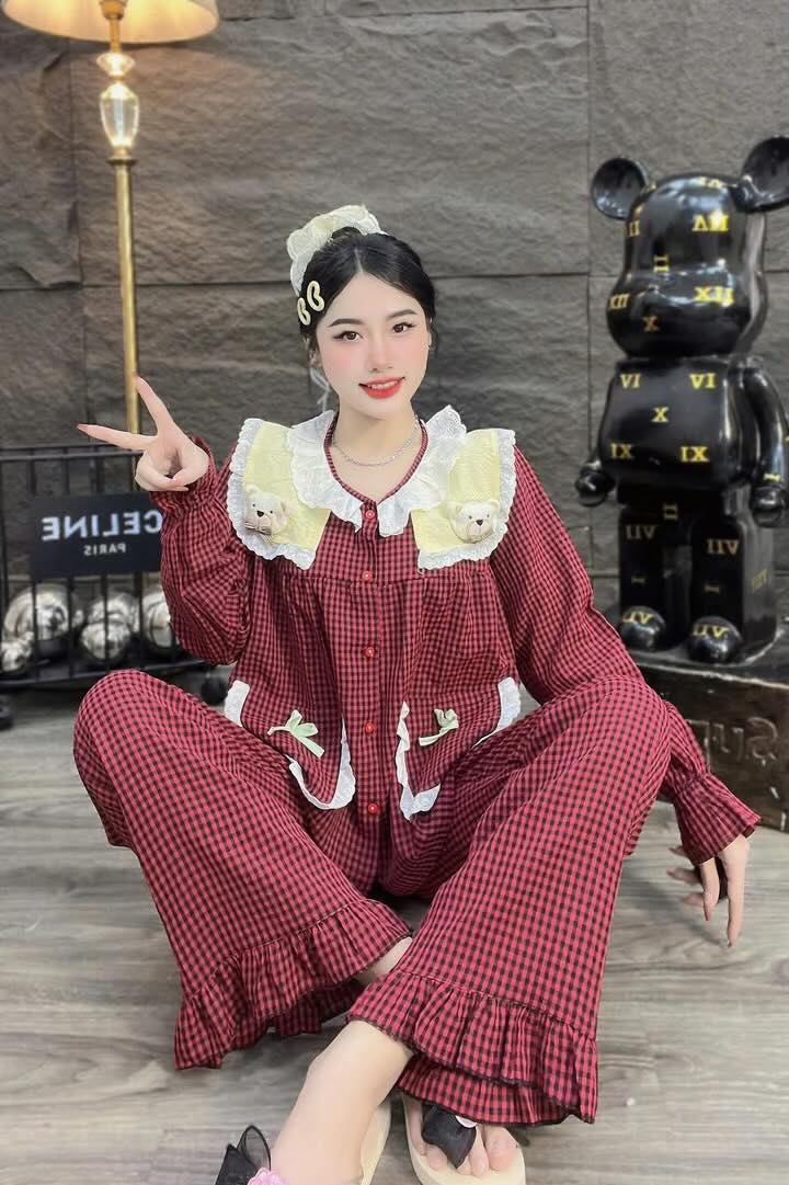 ឈុតការ៉ូឡេនីន