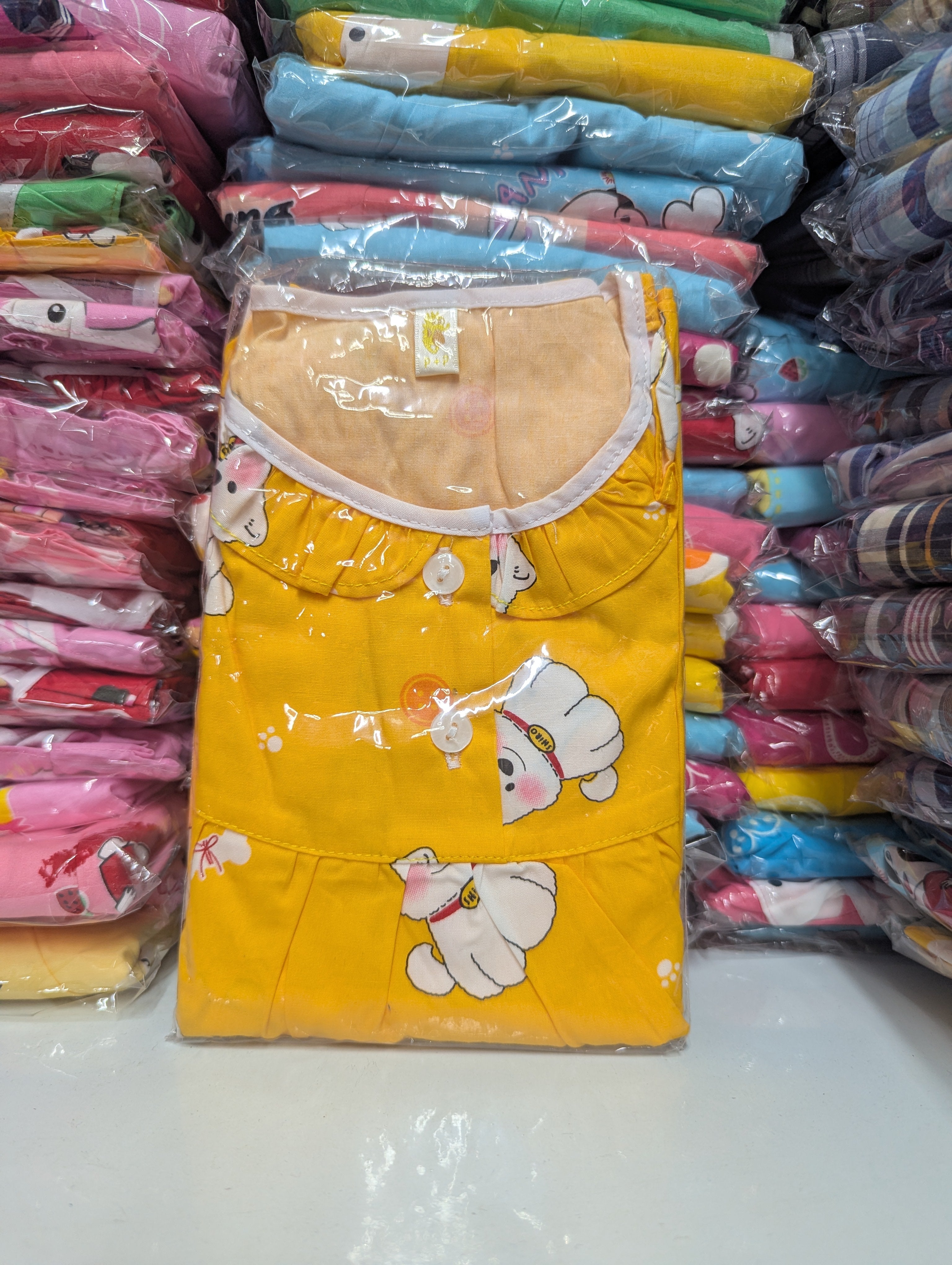 ឈុតក្មេងស្រី ដៃខ្លី ជើងខ្លី