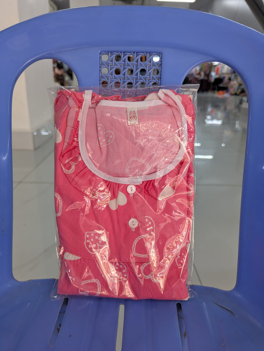 ឈុតក្មេងស្រី ដៃវែង ជើងវែង