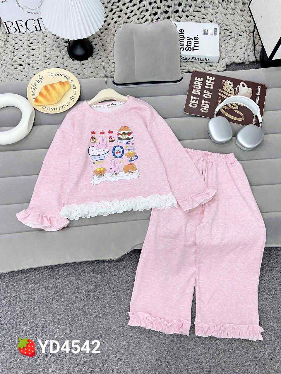 ឈុតក្មេង សាច់យឺត