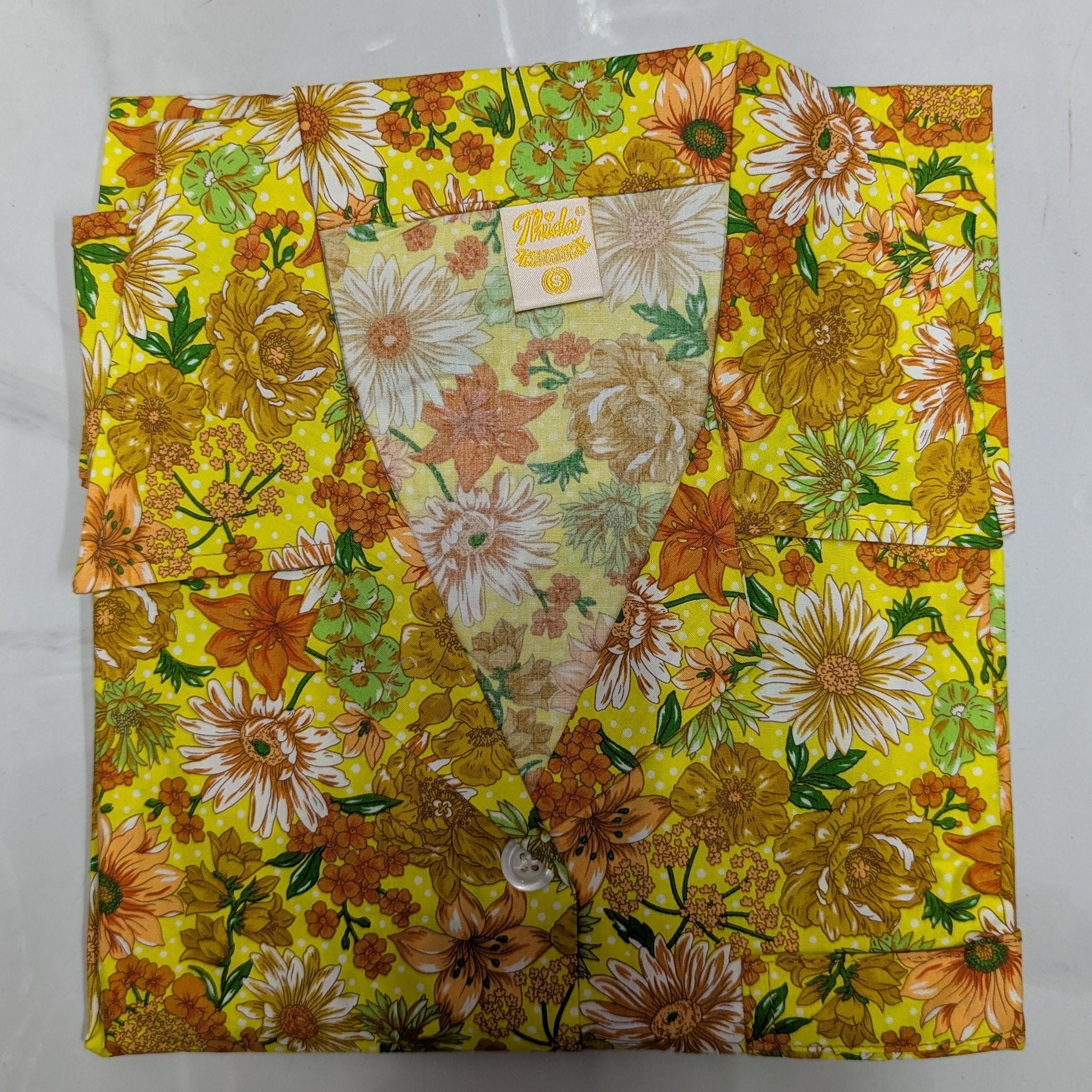 ឈុតផ្កា ធីតា ដៃខ្លី ជើងទ្រការ