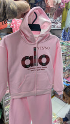 ឈុតក្មេង សាច់យឺតក្រាស់