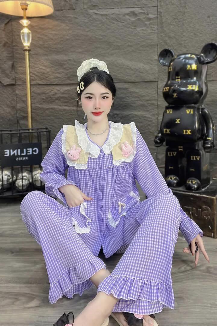 ឈុតការ៉ូឡេនីន