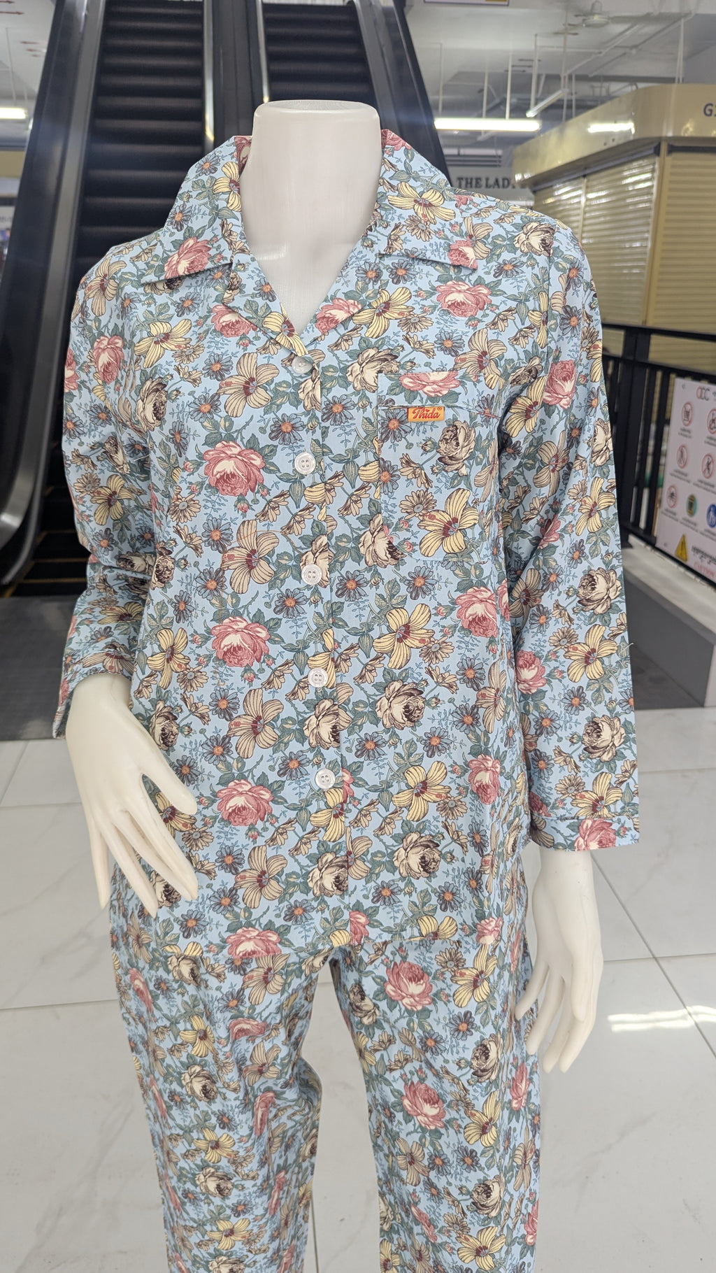 ឈុតផ្កា ធីតា ដៃវែង ជើងវែង