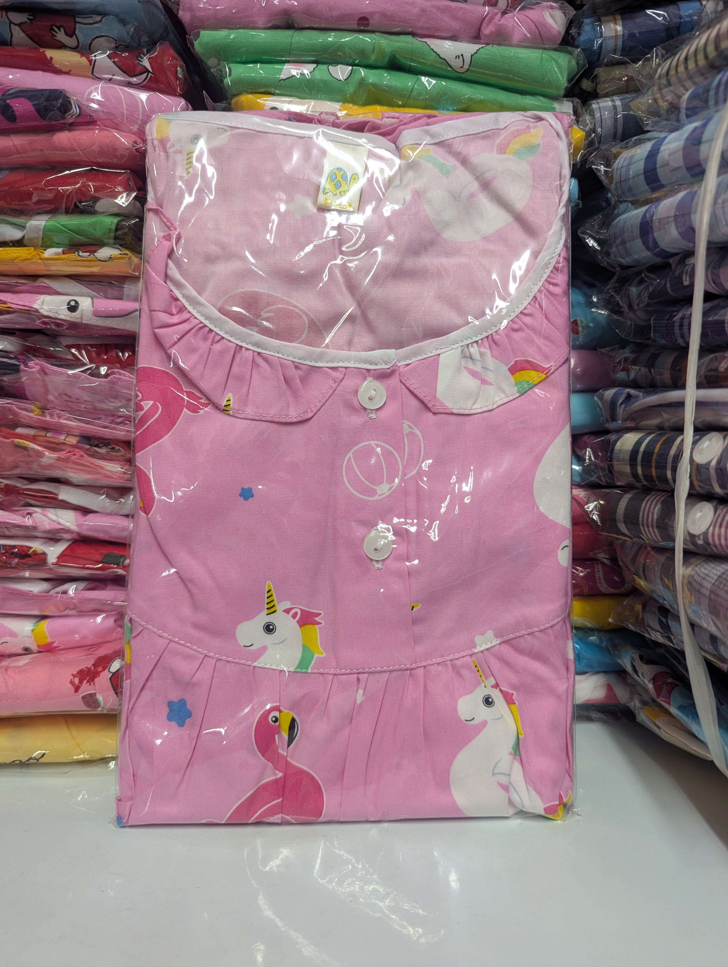 ឈុតក្មេងស្រី ដៃខ្លី ជើងខ្លី