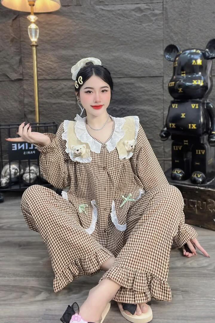 ឈុតការ៉ូឡេនីន