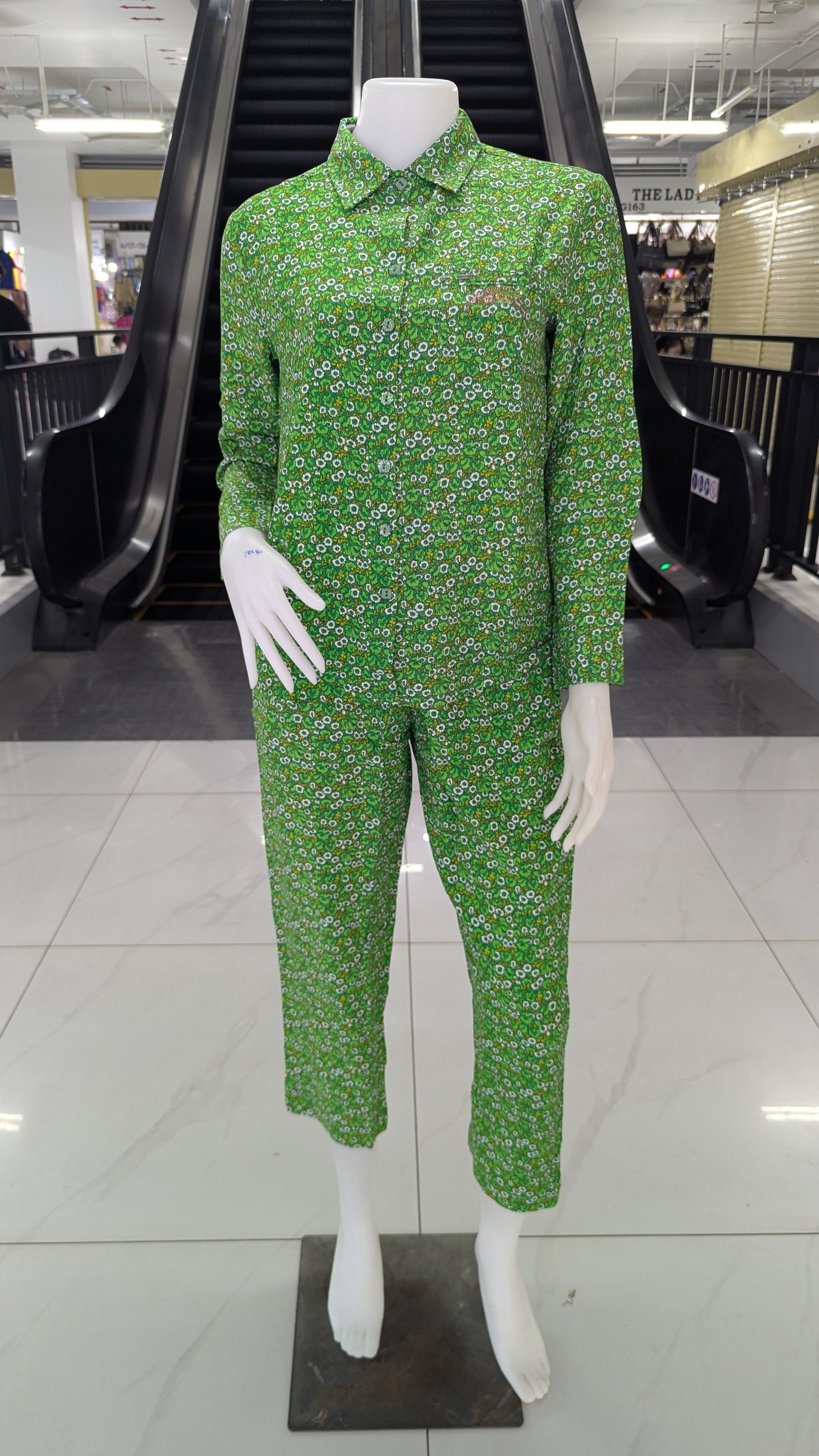 ឈុតឡុកសាច់ទន់ ត្រជាក់