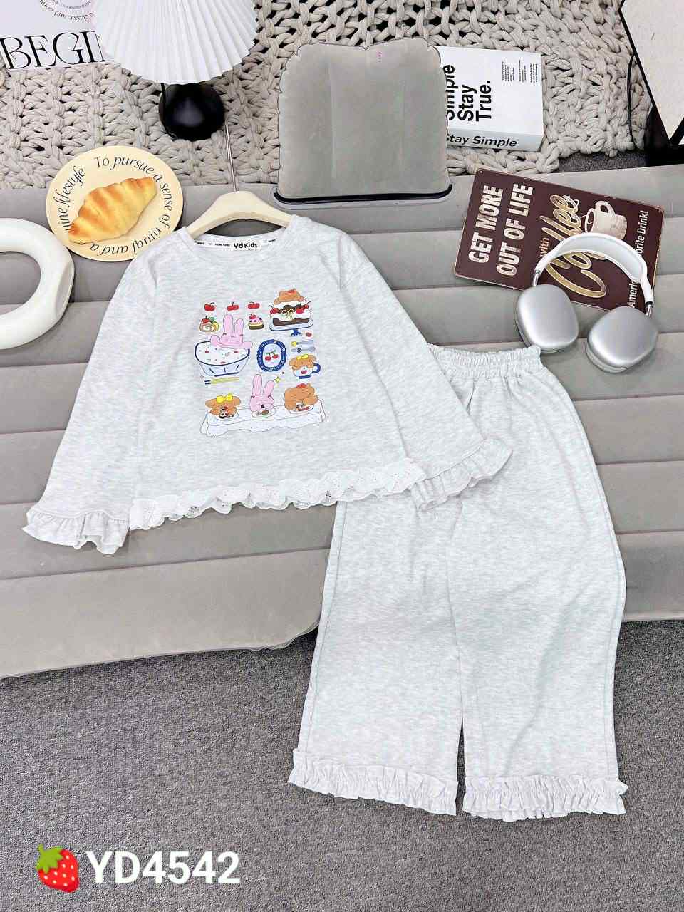 ឈុតក្មេង សាច់យឺត