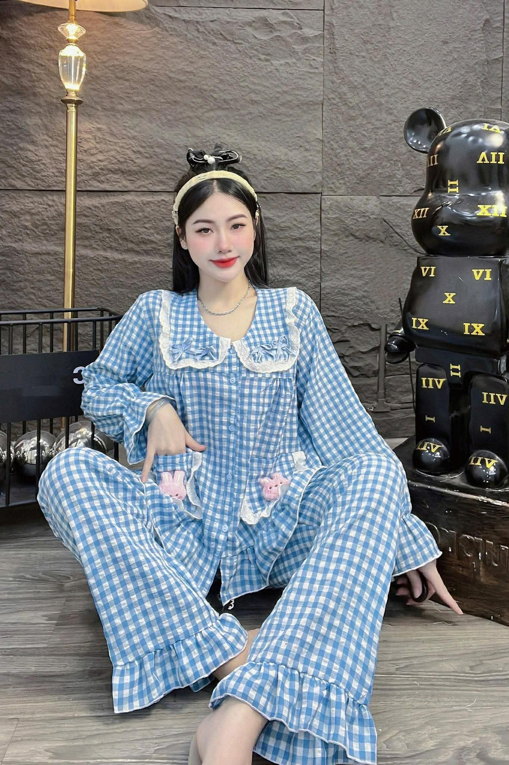 ឈុតការ៉ូសាច់ឡេនីន ដៃវែង ជើងវែង