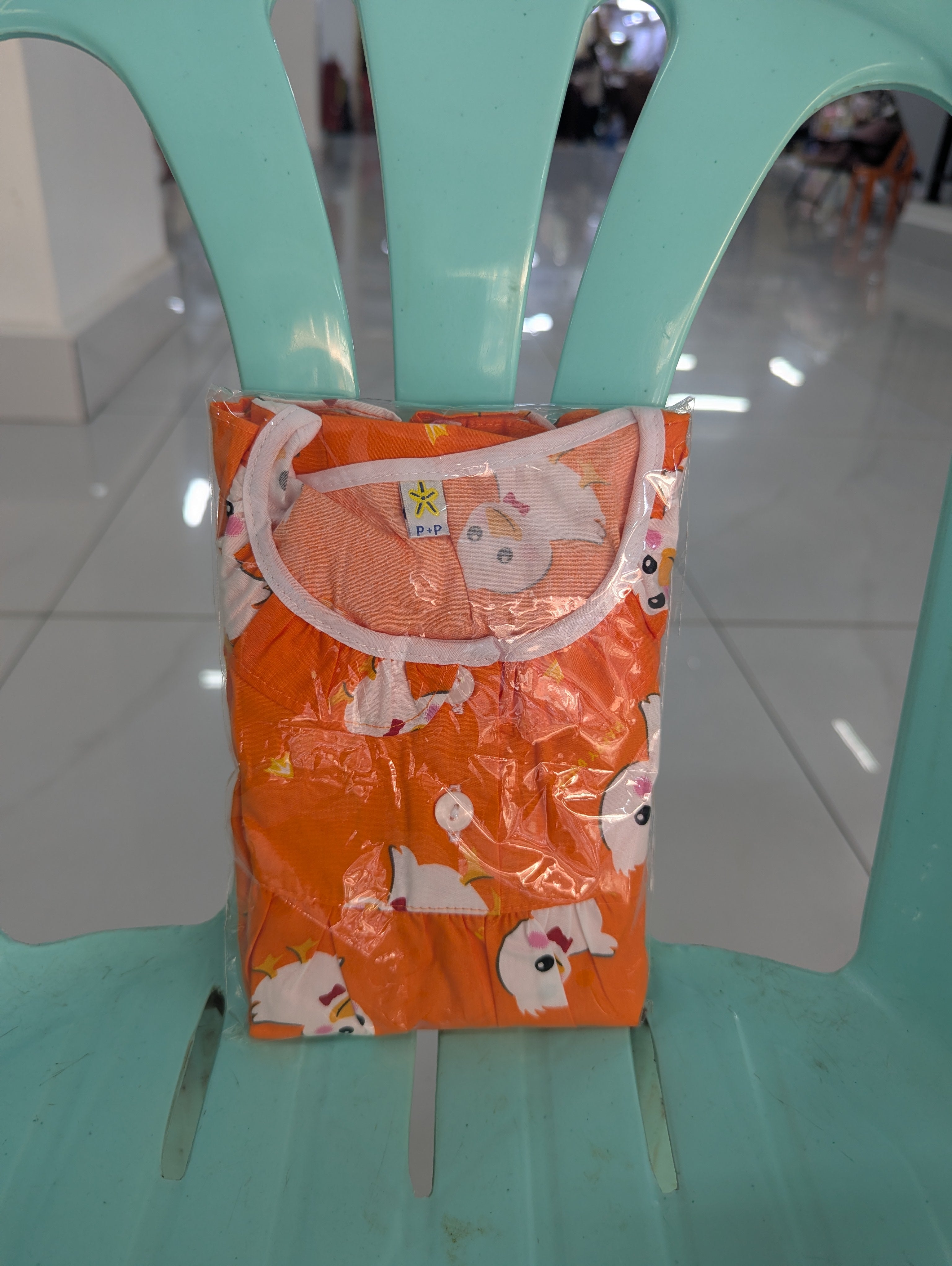 ឈុតក្មេងស្រី ដៃខ្លី ជើងខ្លី