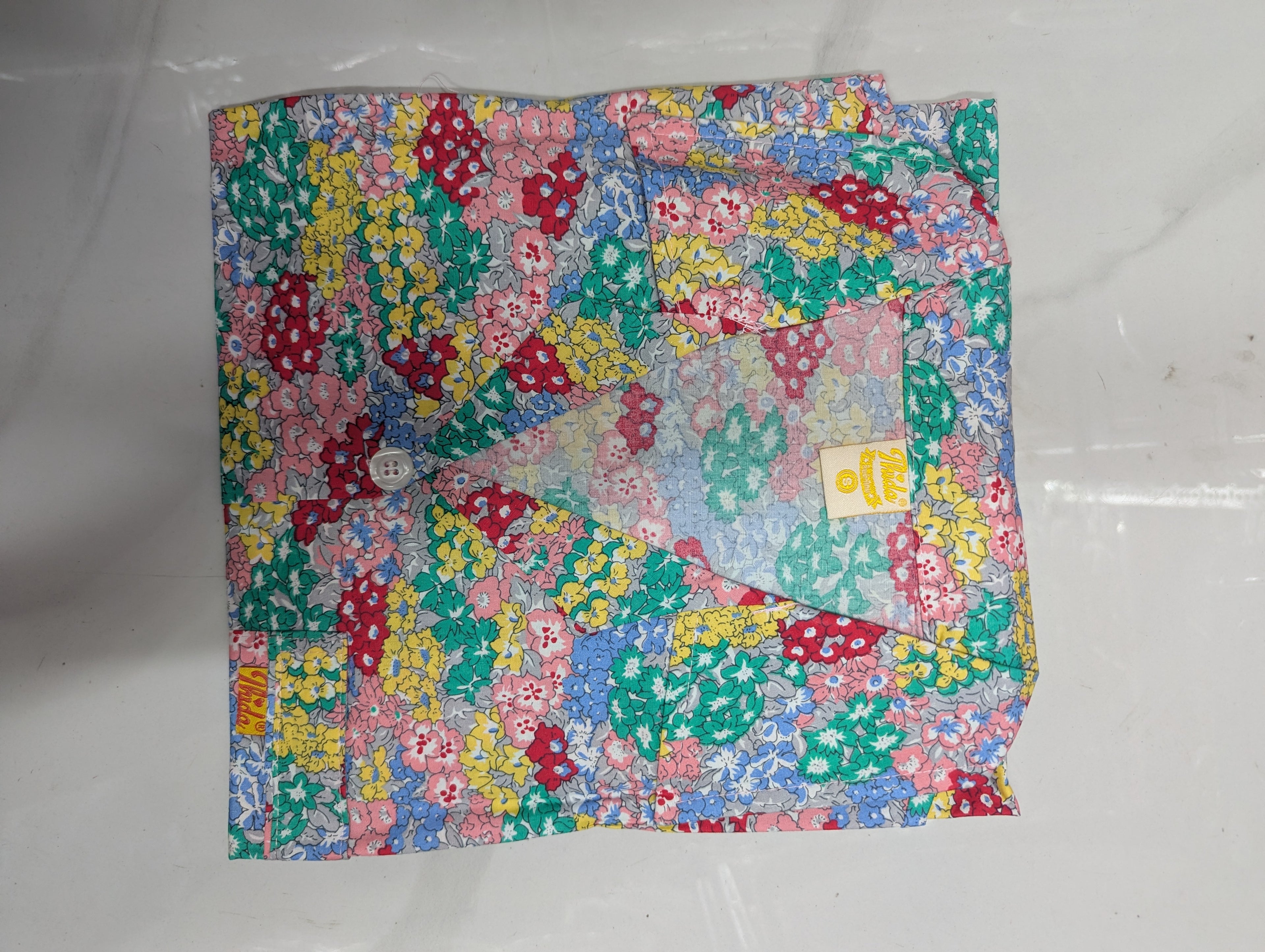 ឈុតផ្កា ធីតា ដៃខ្លី ជើងទ្រការ