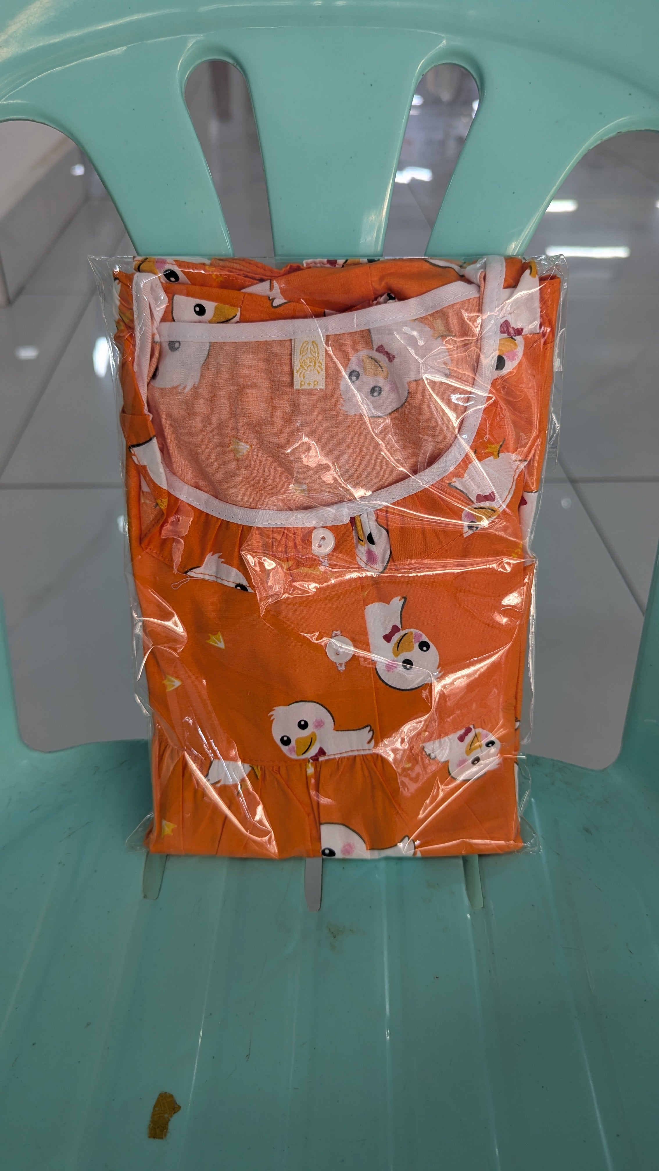 ឈុតក្មេងស្រី ដៃខ្លី ជើងខ្លី