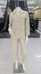 ឈុតផ្កា ធីតា ដៃវែង ជើងវែង