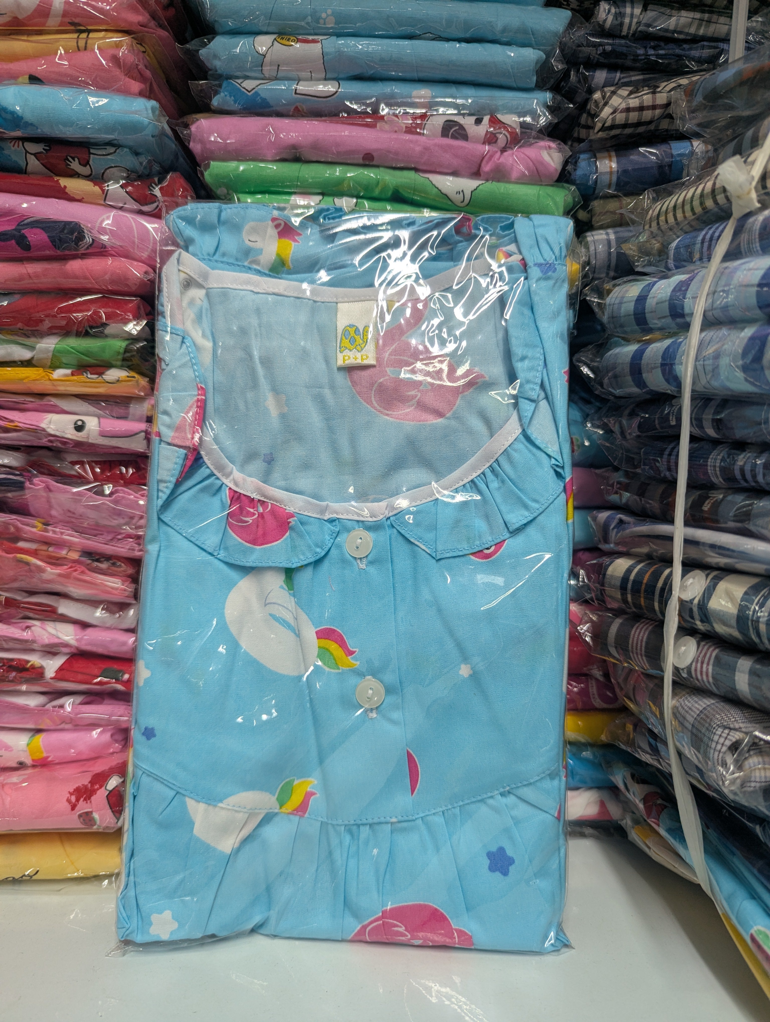 ឈុតក្មេងស្រី ដៃខ្លី ជើងខ្លី