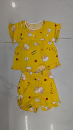 ឈុតក្មេងស្រី ដៃខ្លី ជើងខ្លី