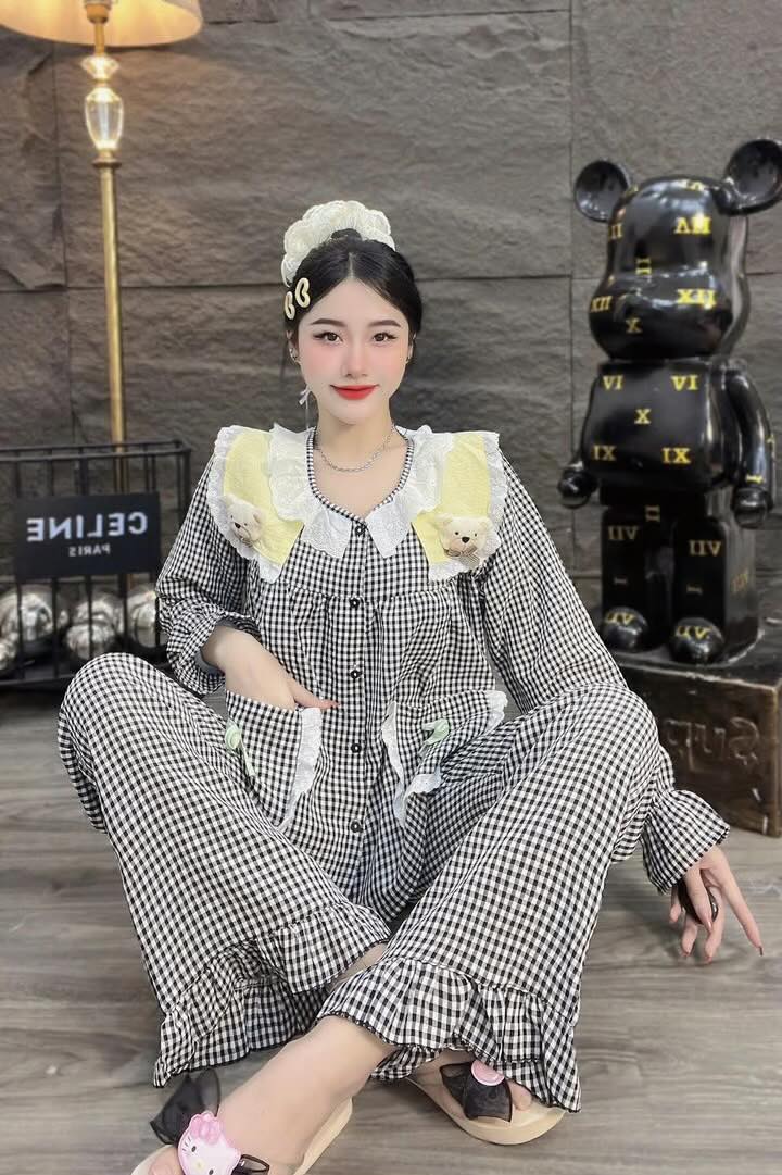 ឈុតការ៉ូឡេនីន