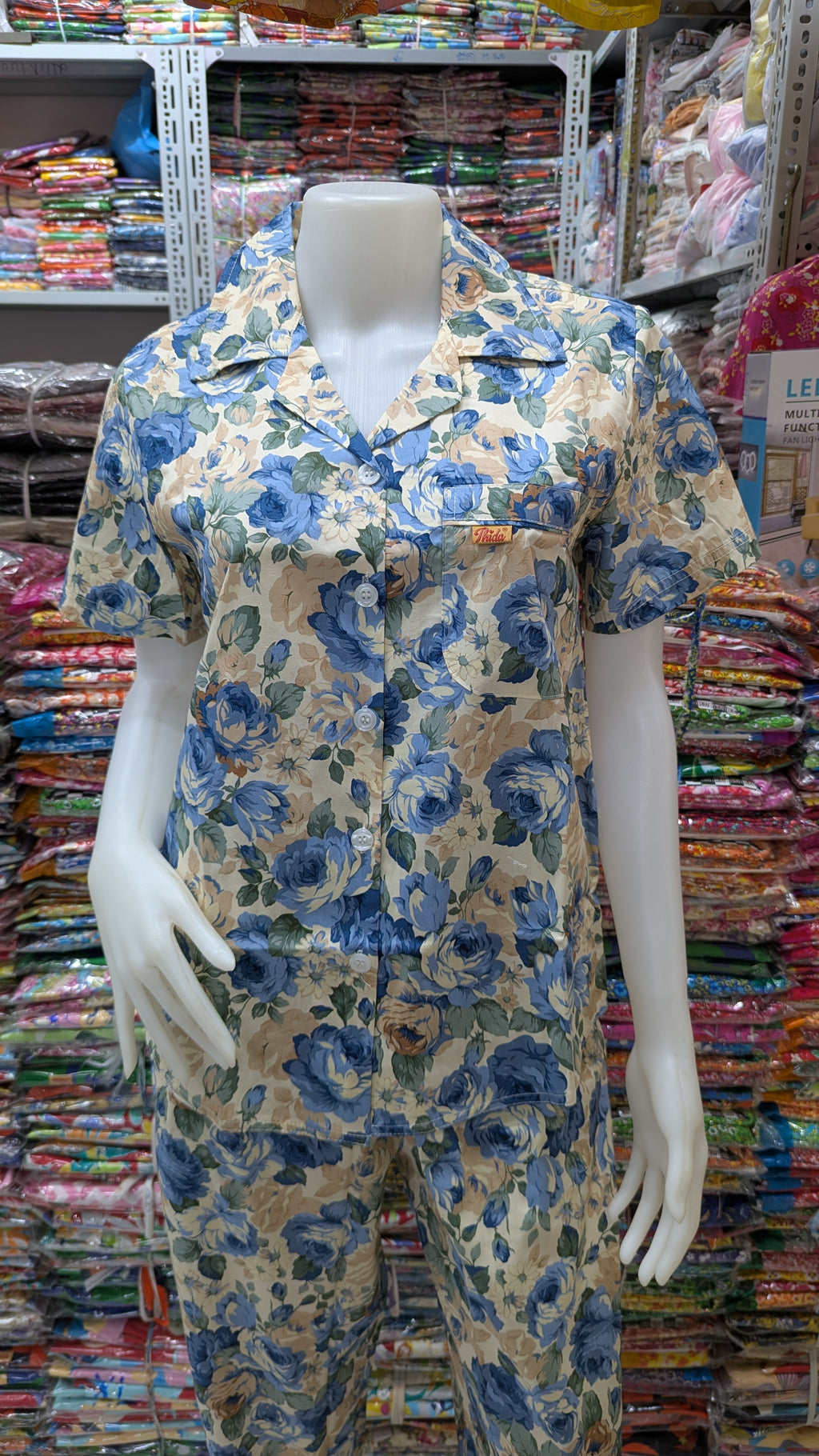 ឈុតផ្កា ធីតា ដៃខ្លី ជើងវែង