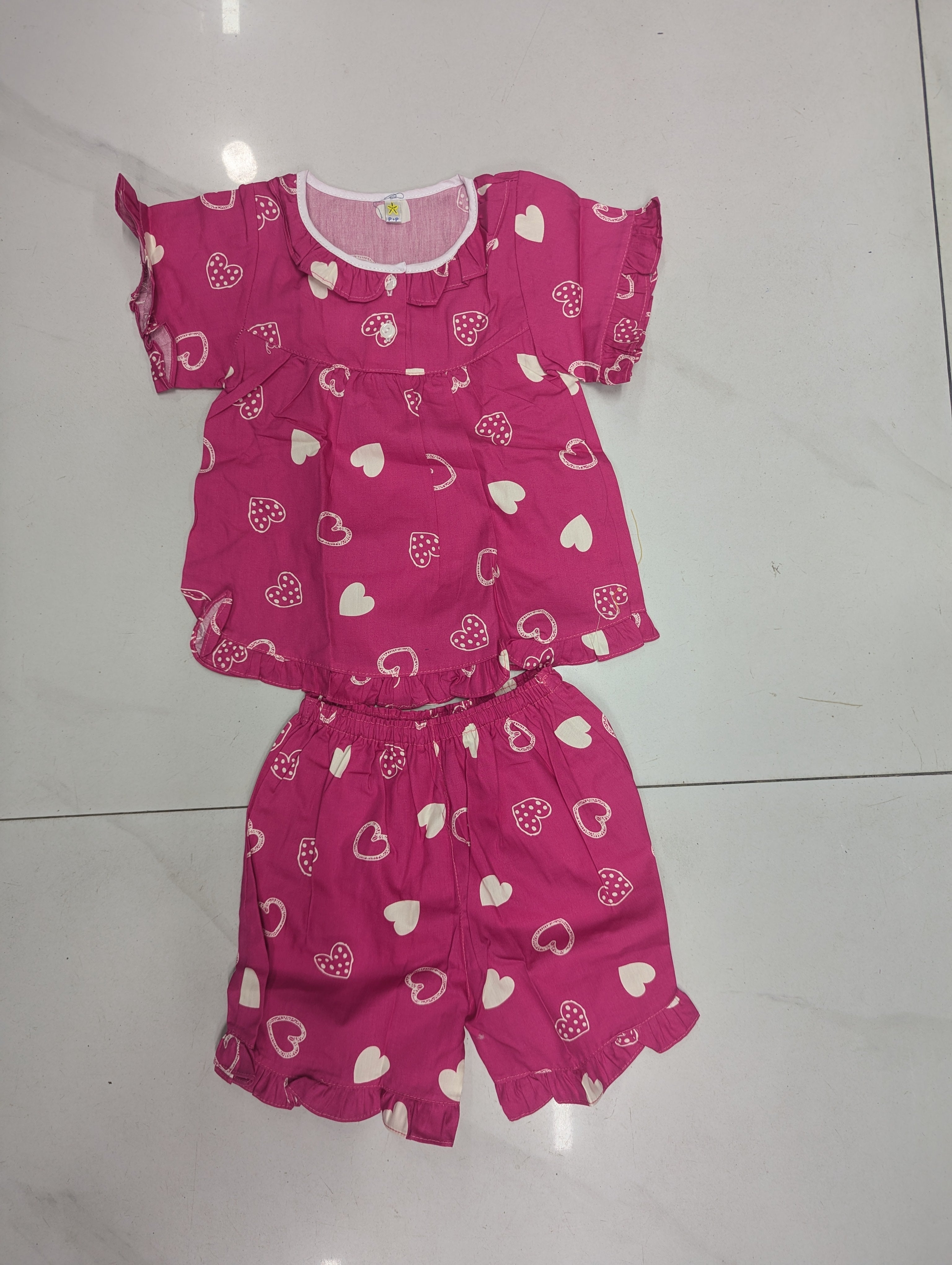 ឈុតក្មេងស្រី ដៃខ្លី ជើងខ្លី