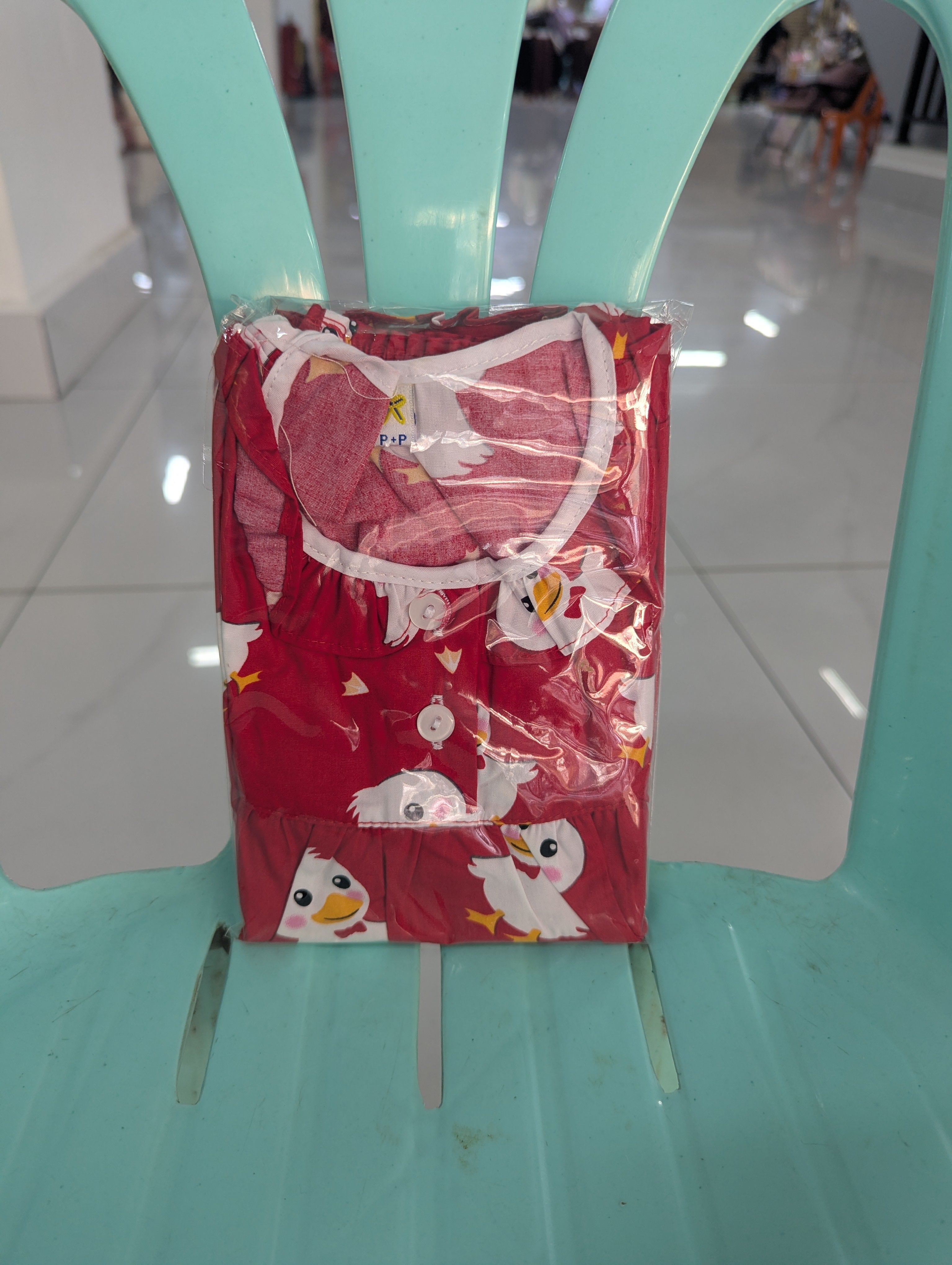 ឈុតក្មេងស្រី ដៃខ្លី ជើងខ្លី