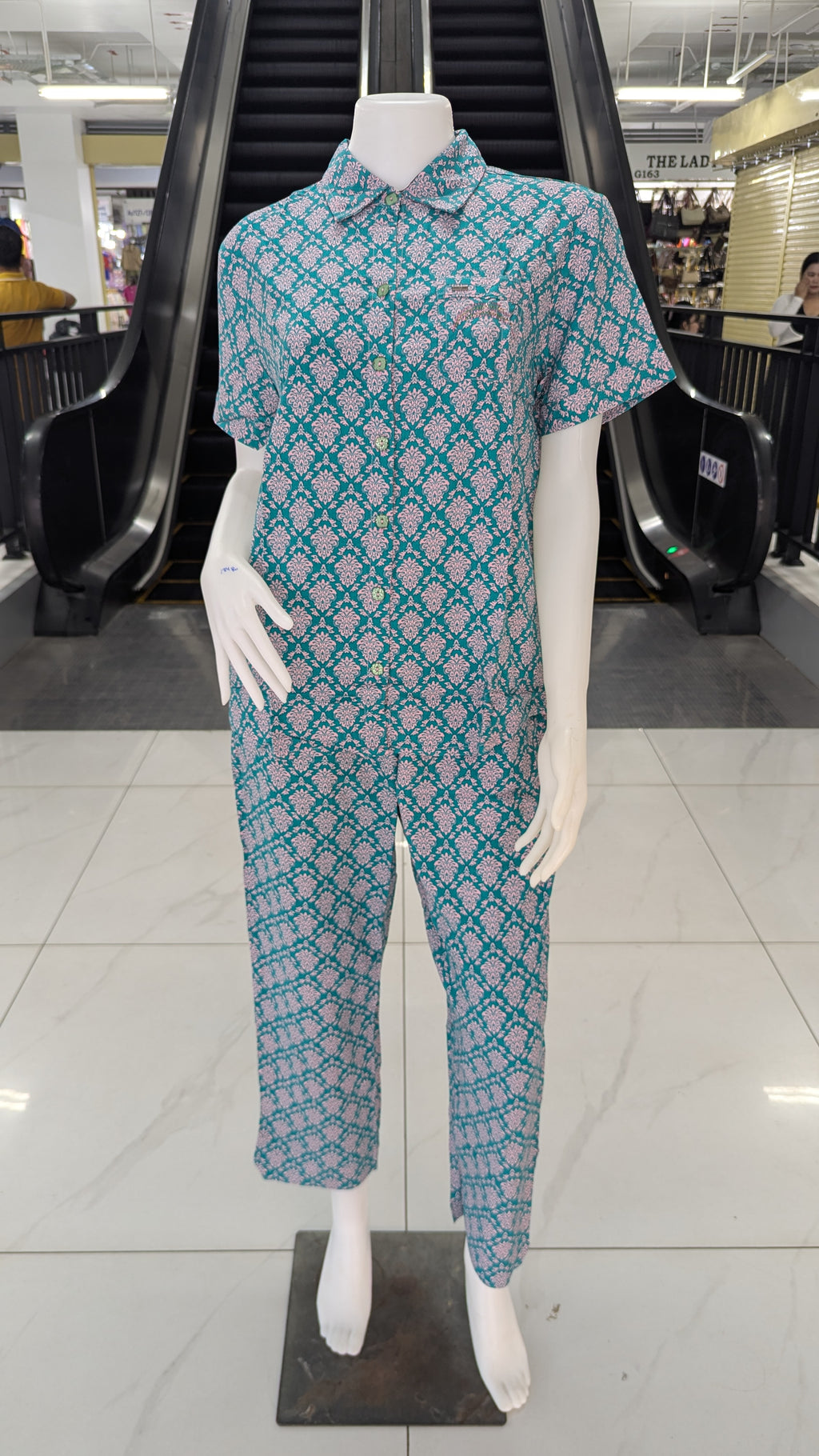 ឈុតឡុកសាច់ទន់ ត្រជាក់