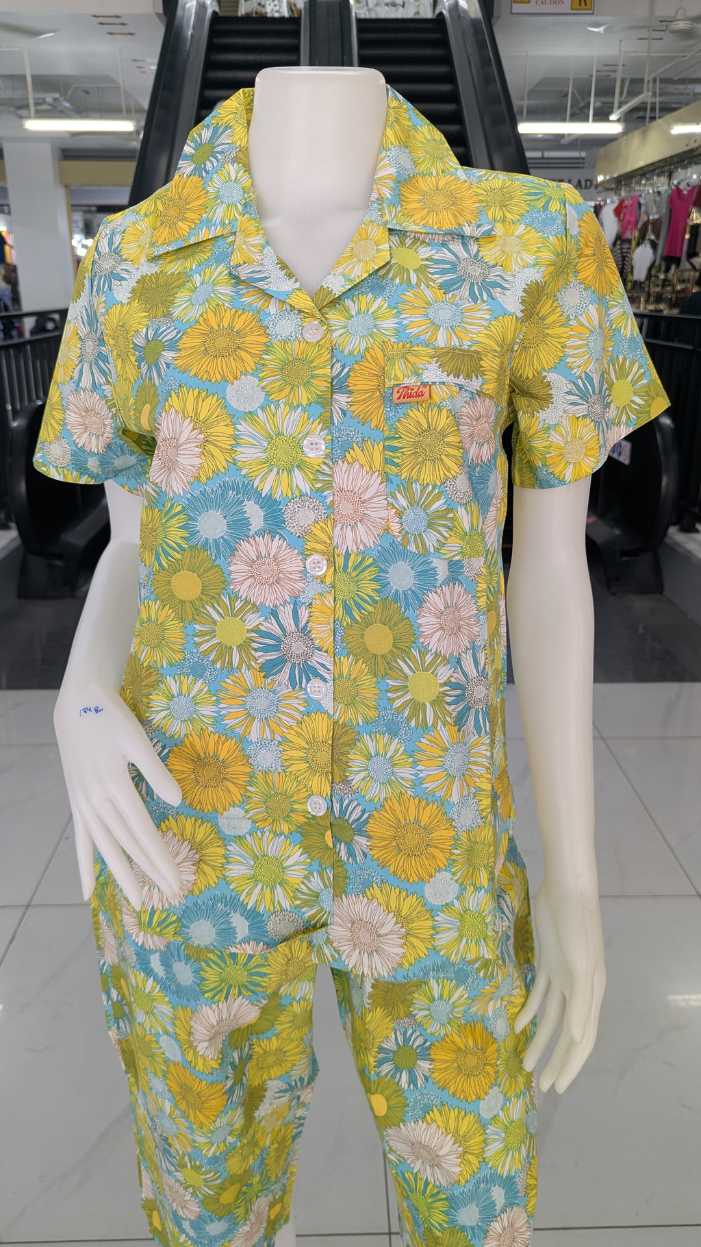 ឈុតផ្កា ធីតា ដៃខ្លី ជើងទ្រការ