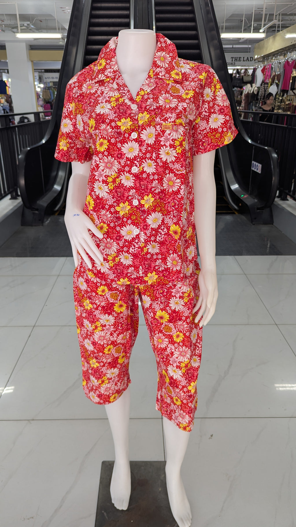 ឈុតផ្កា ធីតា ដៃខ្លី ជើងទ្រការ