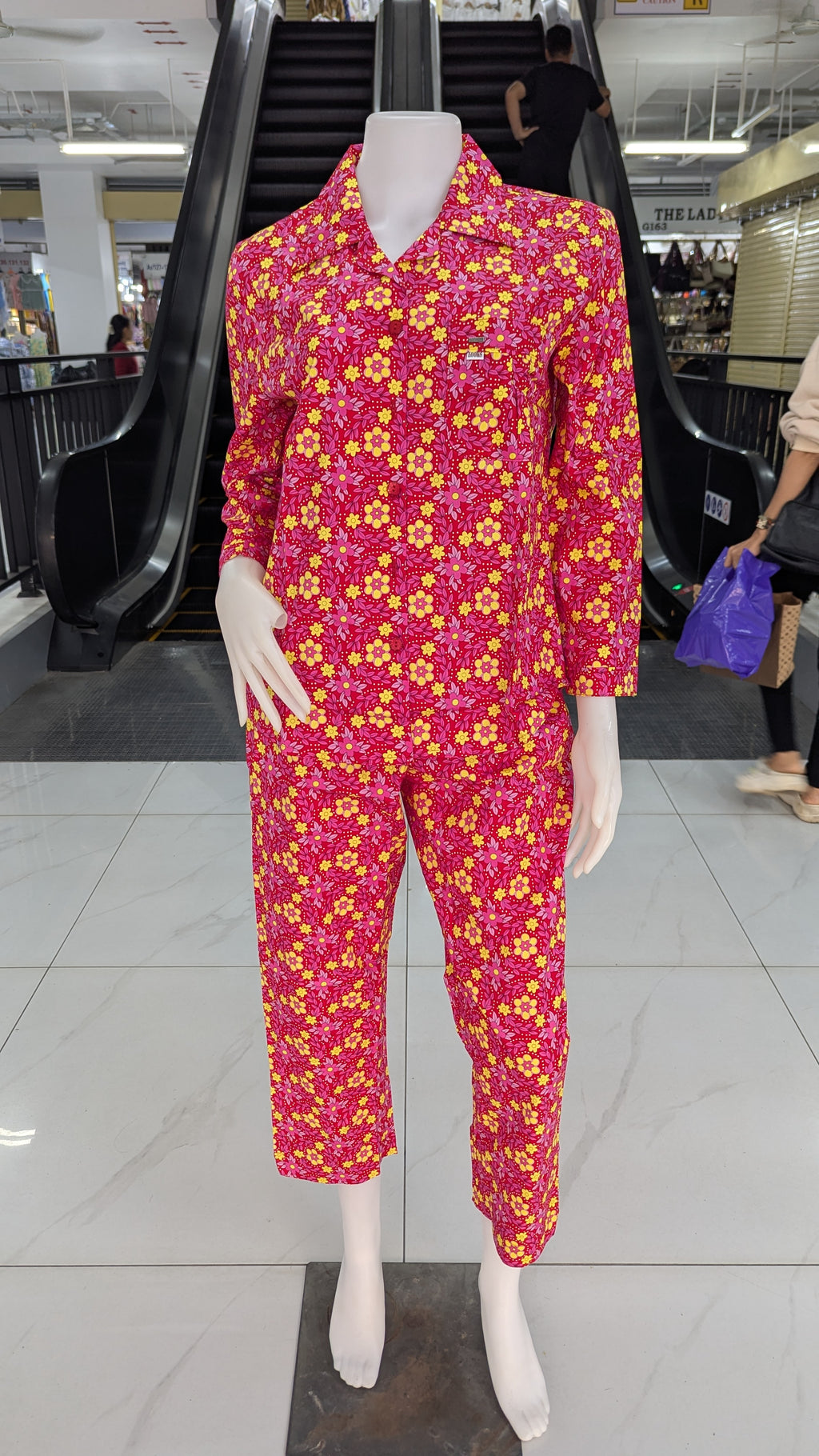 ឈុតឡុកសាច់រឹង ដៃវែង ជើងវែង