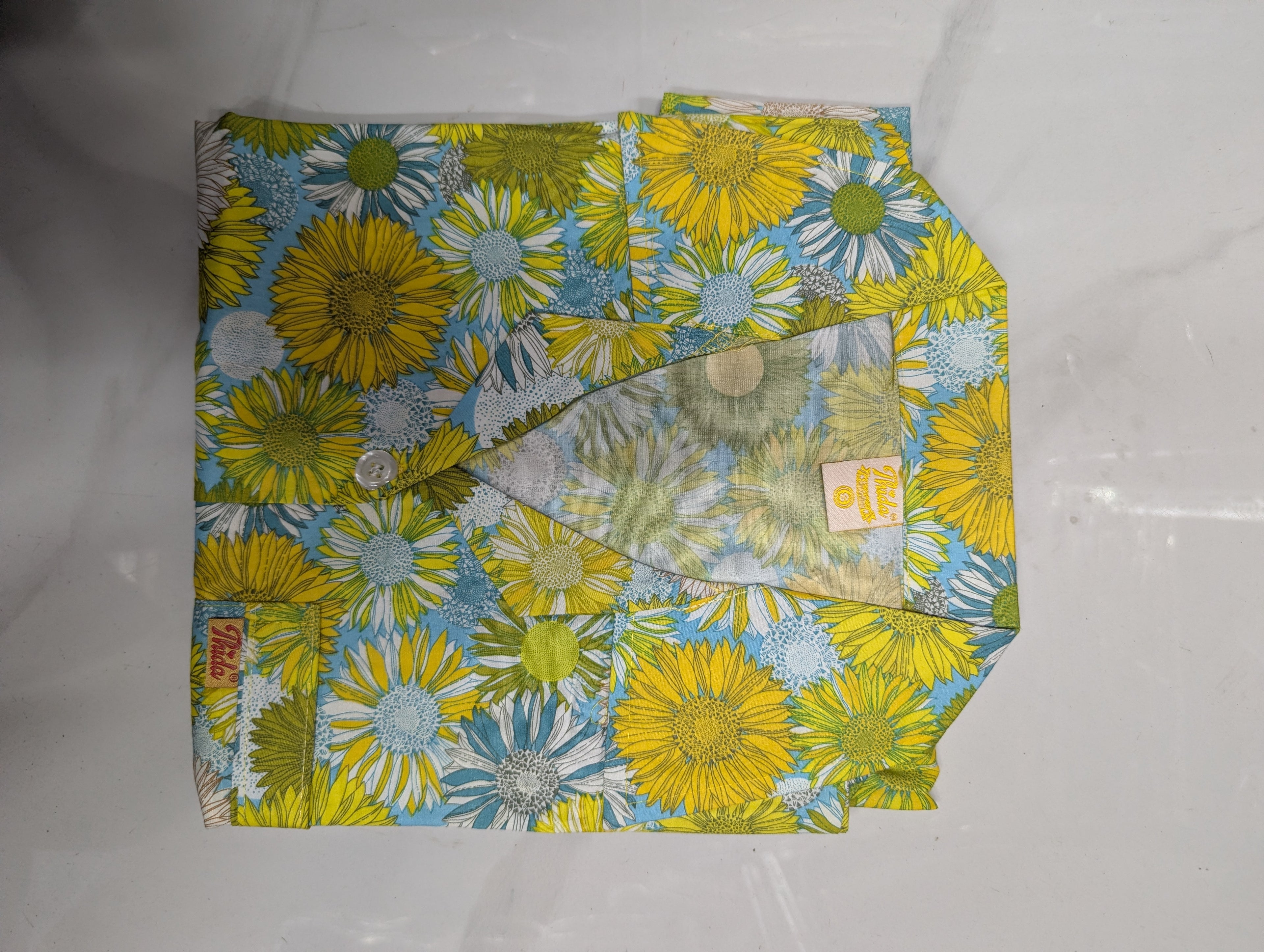 ឈុតផ្កា ធីតា ដៃខ្លី ជើងទ្រការ