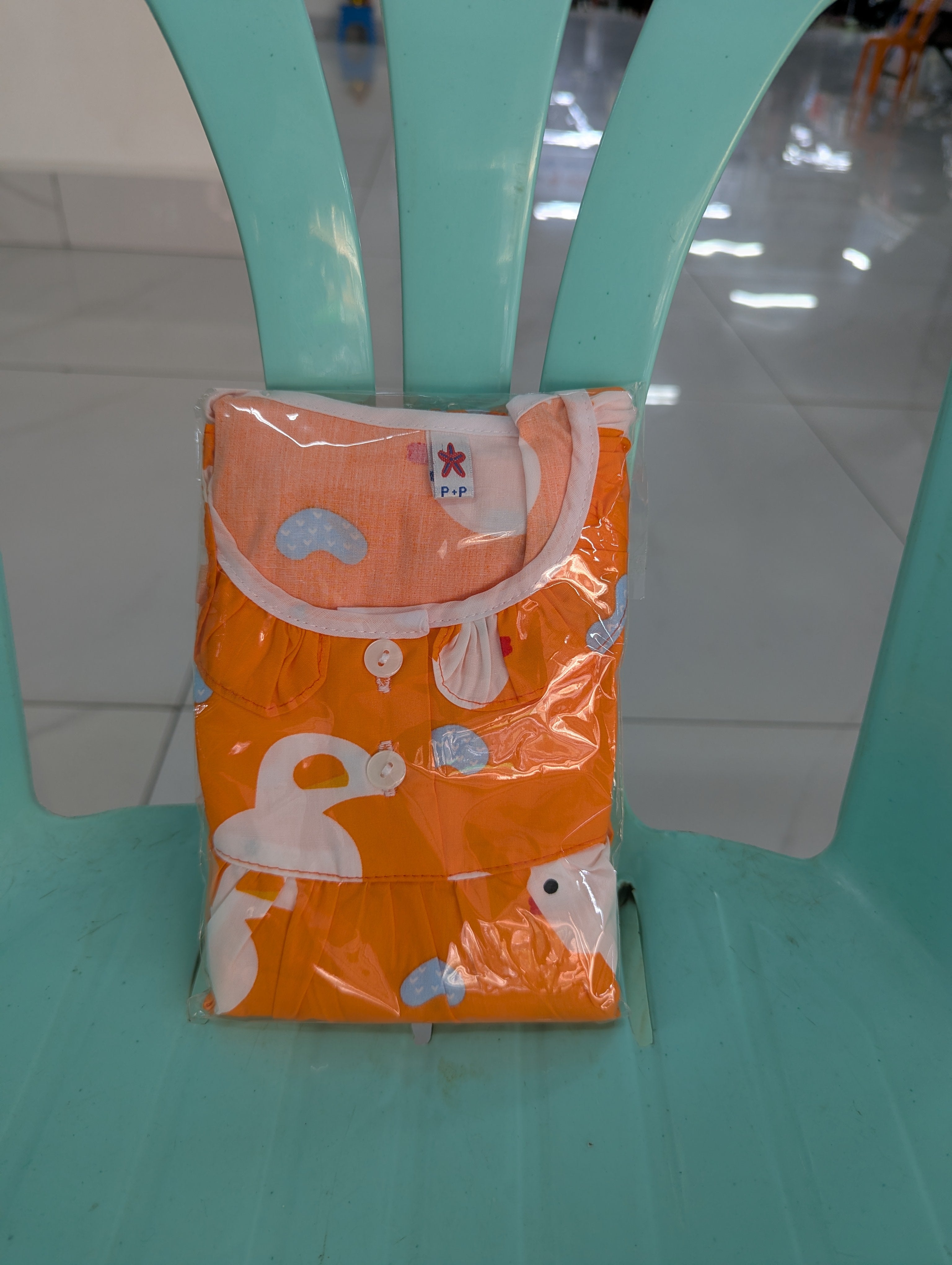 ឈុតក្មេងស្រី ដៃវែង ជើងវែង