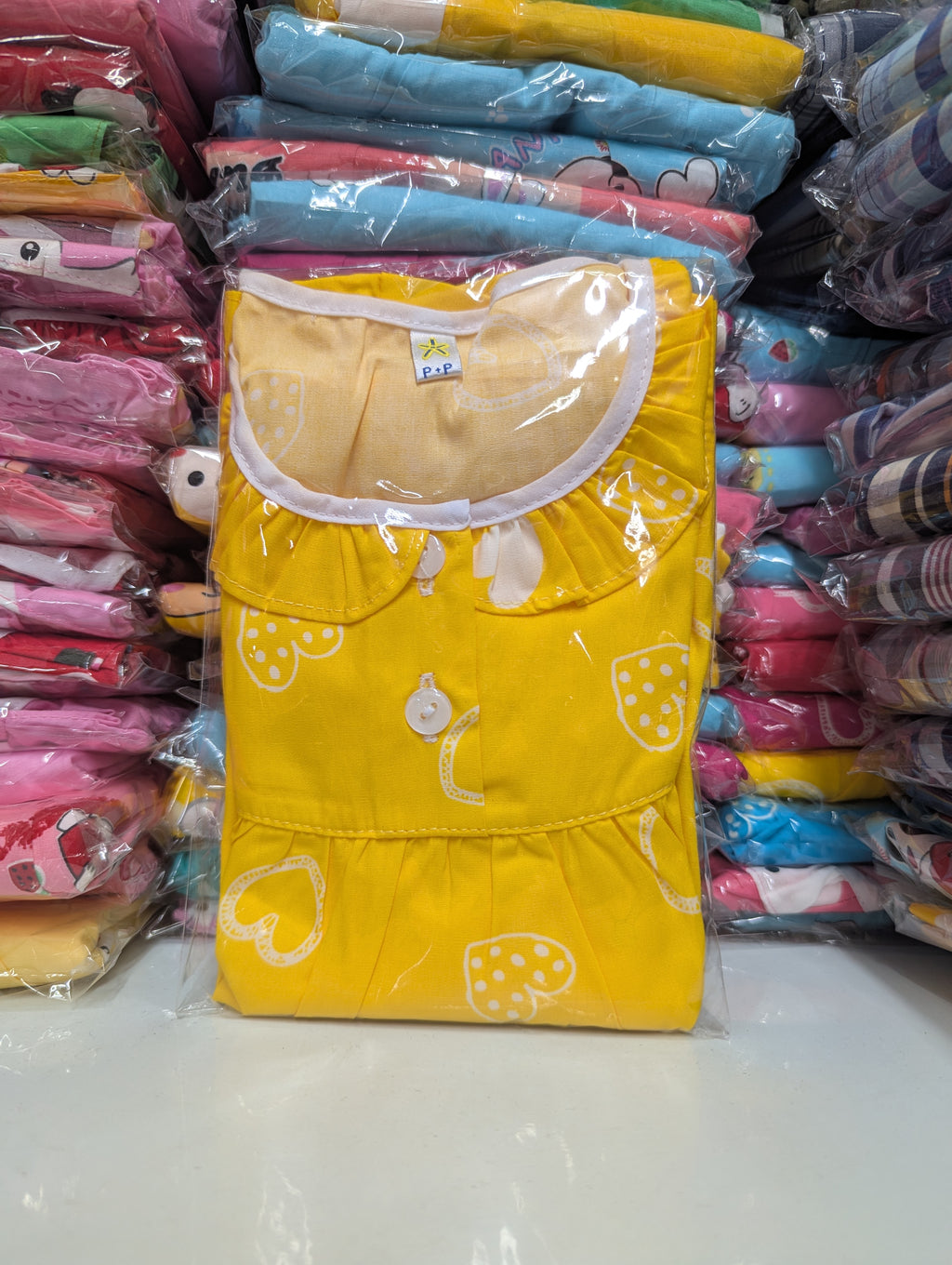 ឈុតក្មេងស្រី ដៃខ្លី ជើងខ្លី