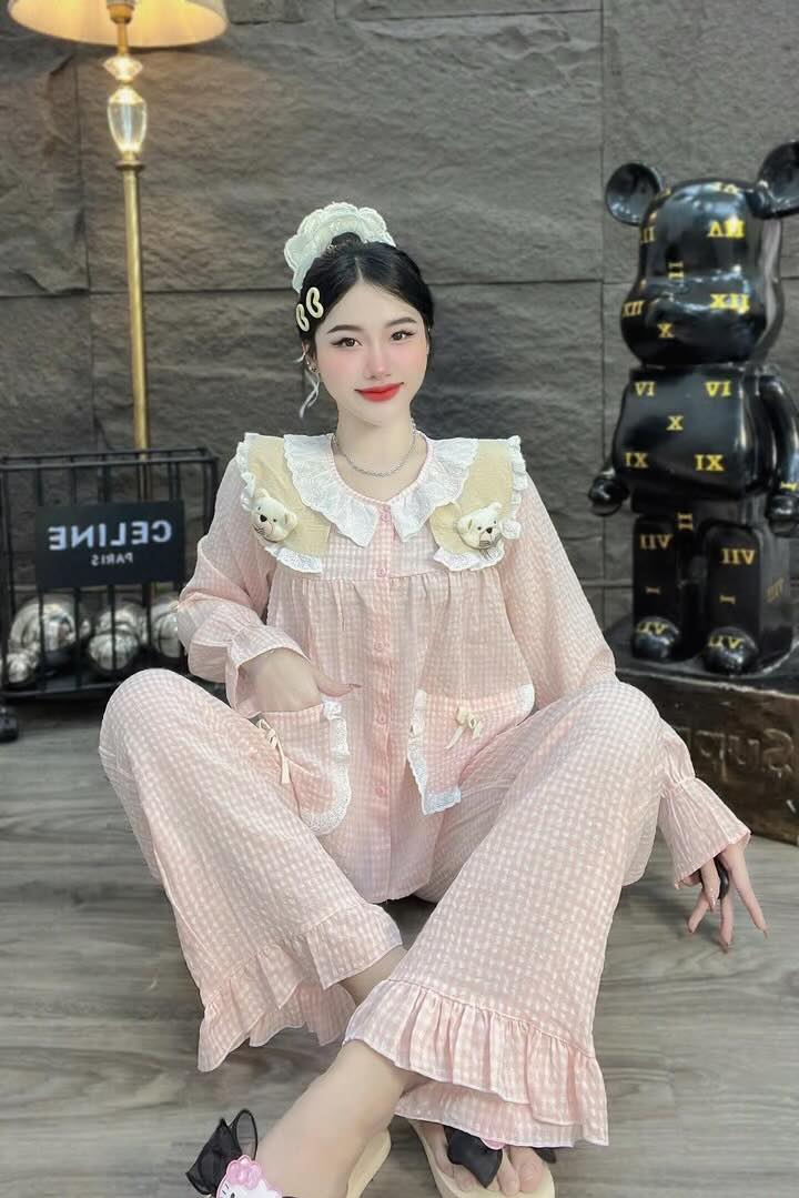 ឈុតការ៉ូឡេនីន