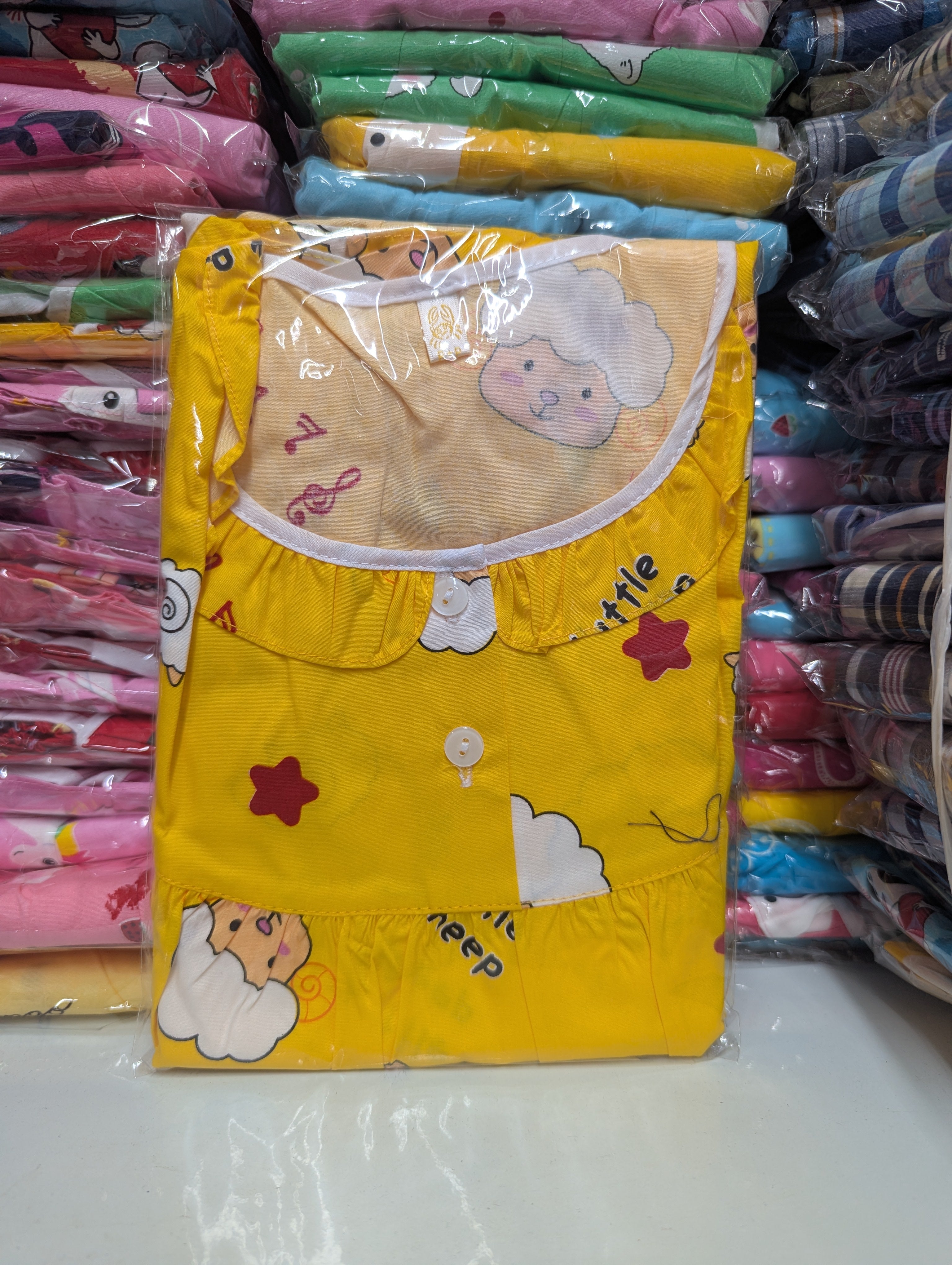 ឈុតក្មេងស្រី ដៃខ្លី ជើងខ្លី