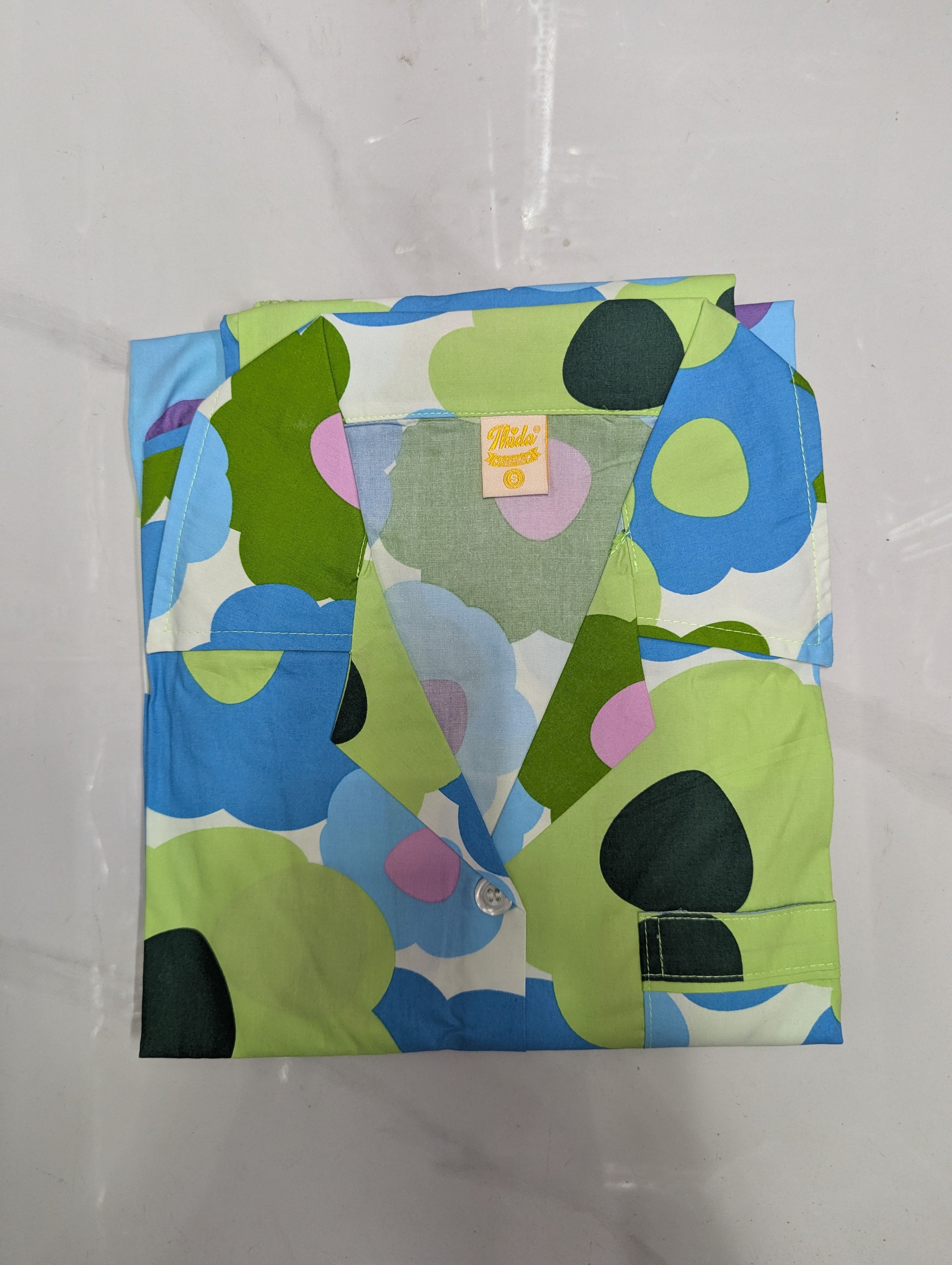 ឈុតផ្កា ធីតា ដៃខ្លី ជើងទ្រការ