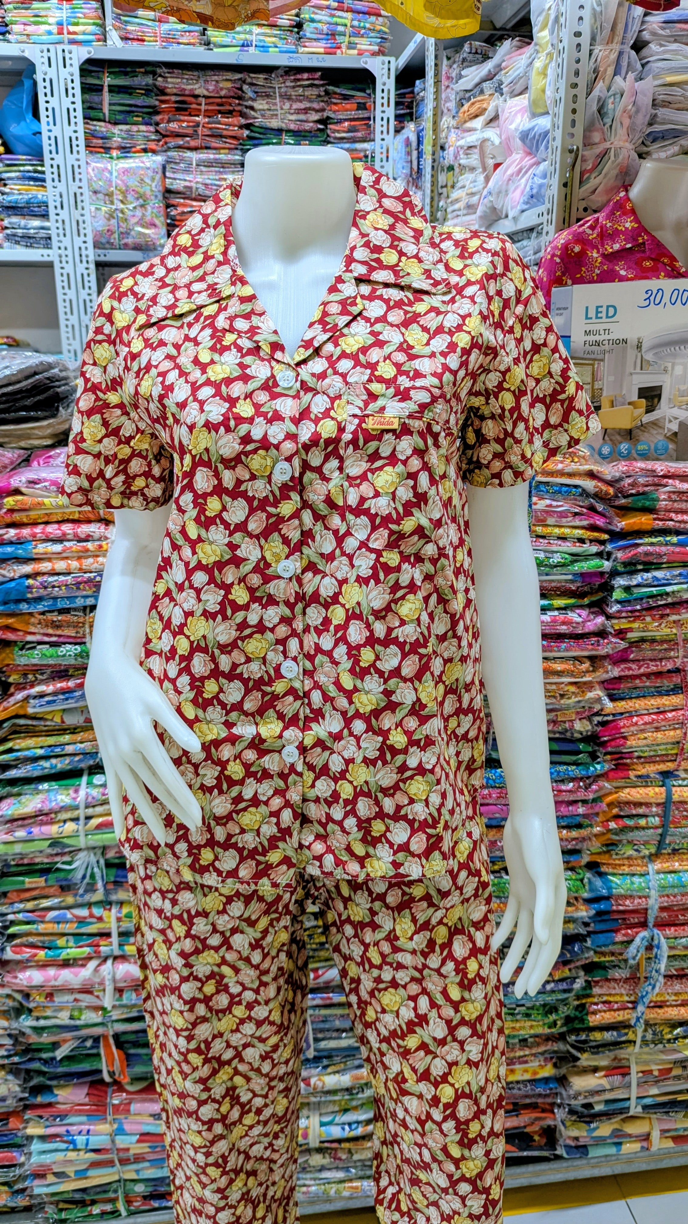 ឈុតផ្កា ធីតា ដៃខ្លី ជើងវែង