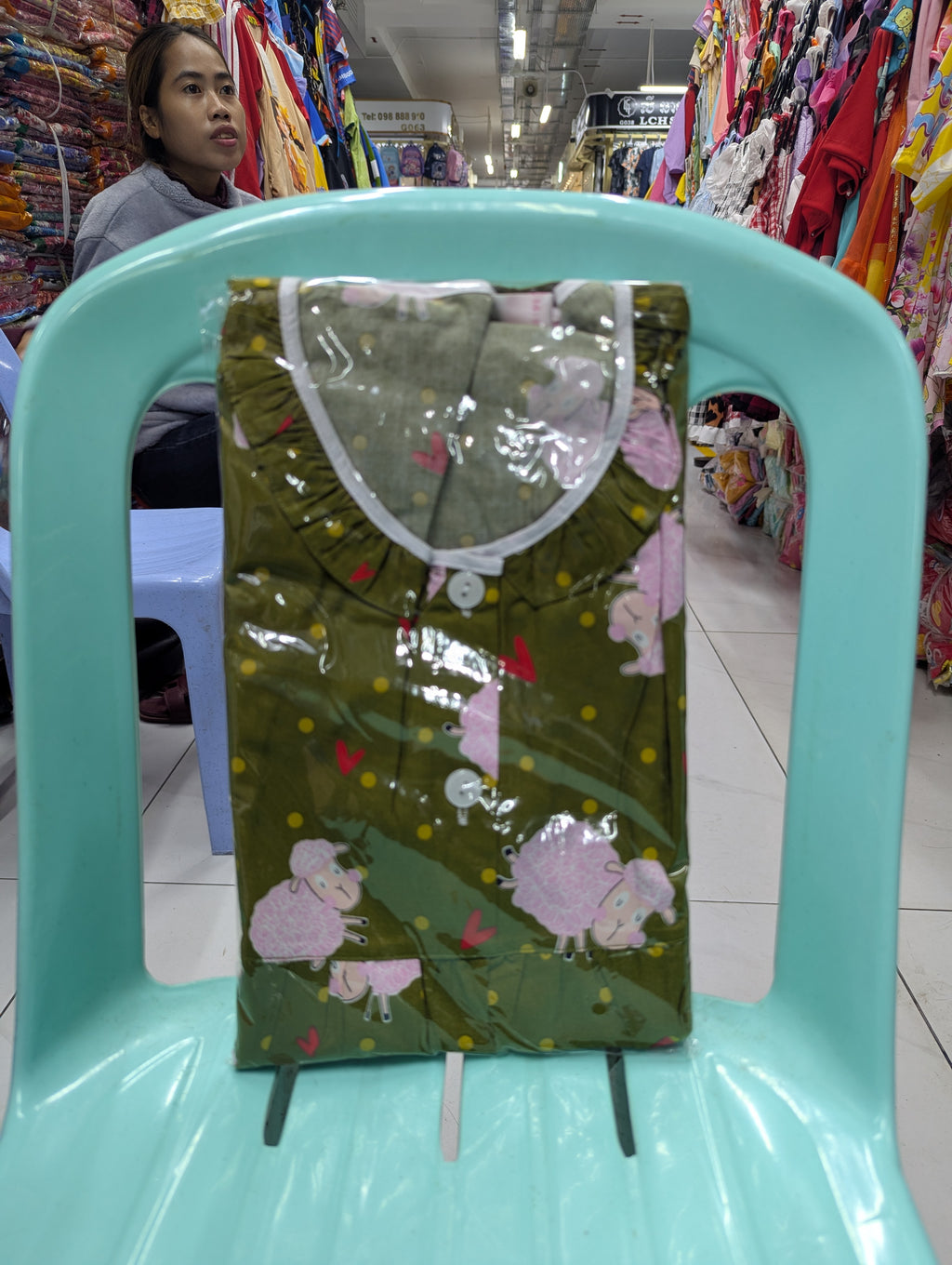 ឈុតតុកក្តាដៃខ្លី ជើងវែង