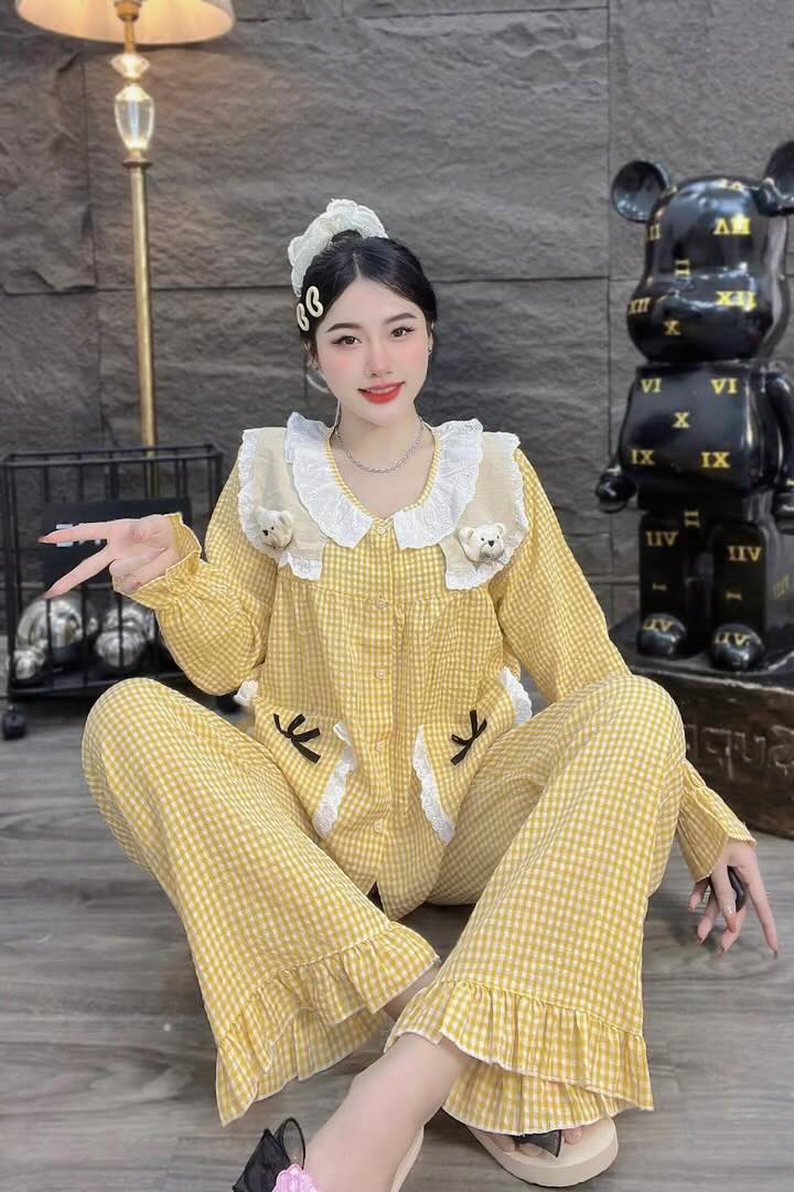 ឈុតការ៉ូឡេនីន